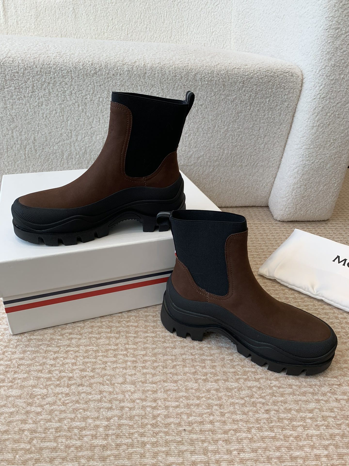 Moncler Union 24s Light Field Boots for Autumn and Winter Adventures - 图片 4