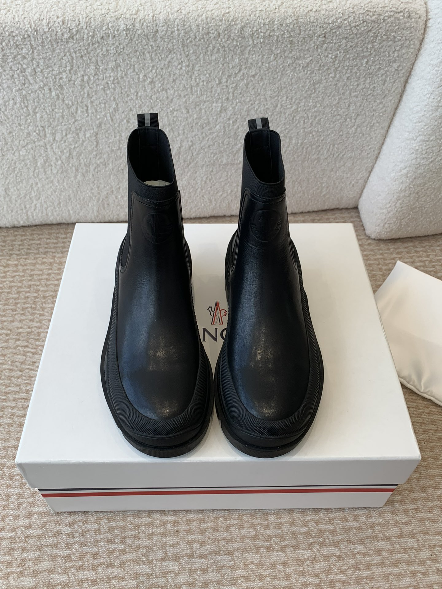 Moncler Union 24s Light Field Boots: Comfortable, Stylish, and Functional - 图片 1