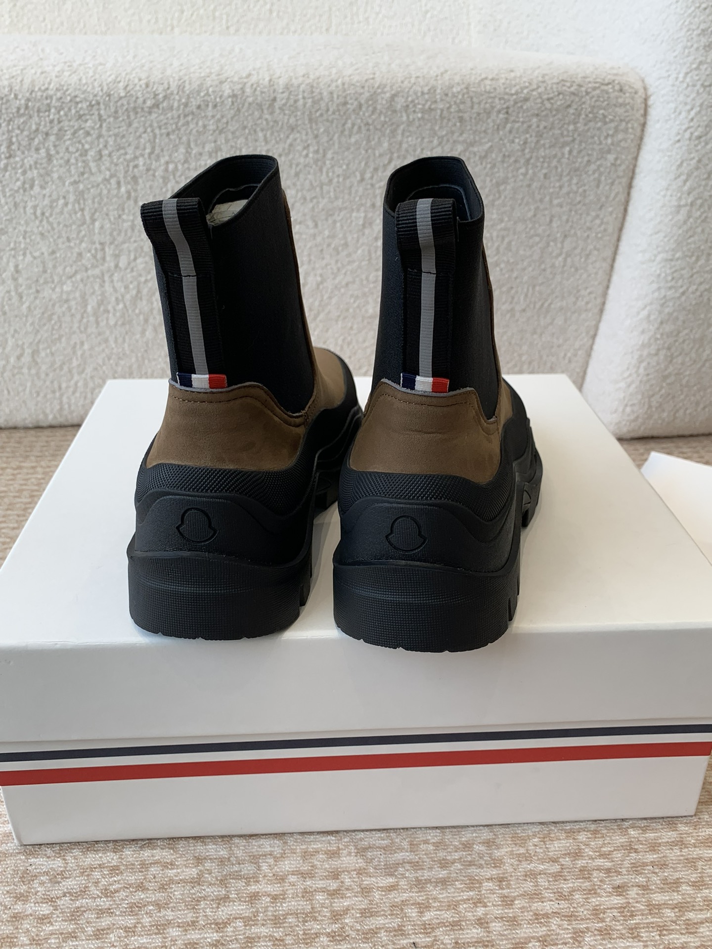 Moncler Union 24s Light Field Boots for Autumn and Winter Adventures - 图片 6