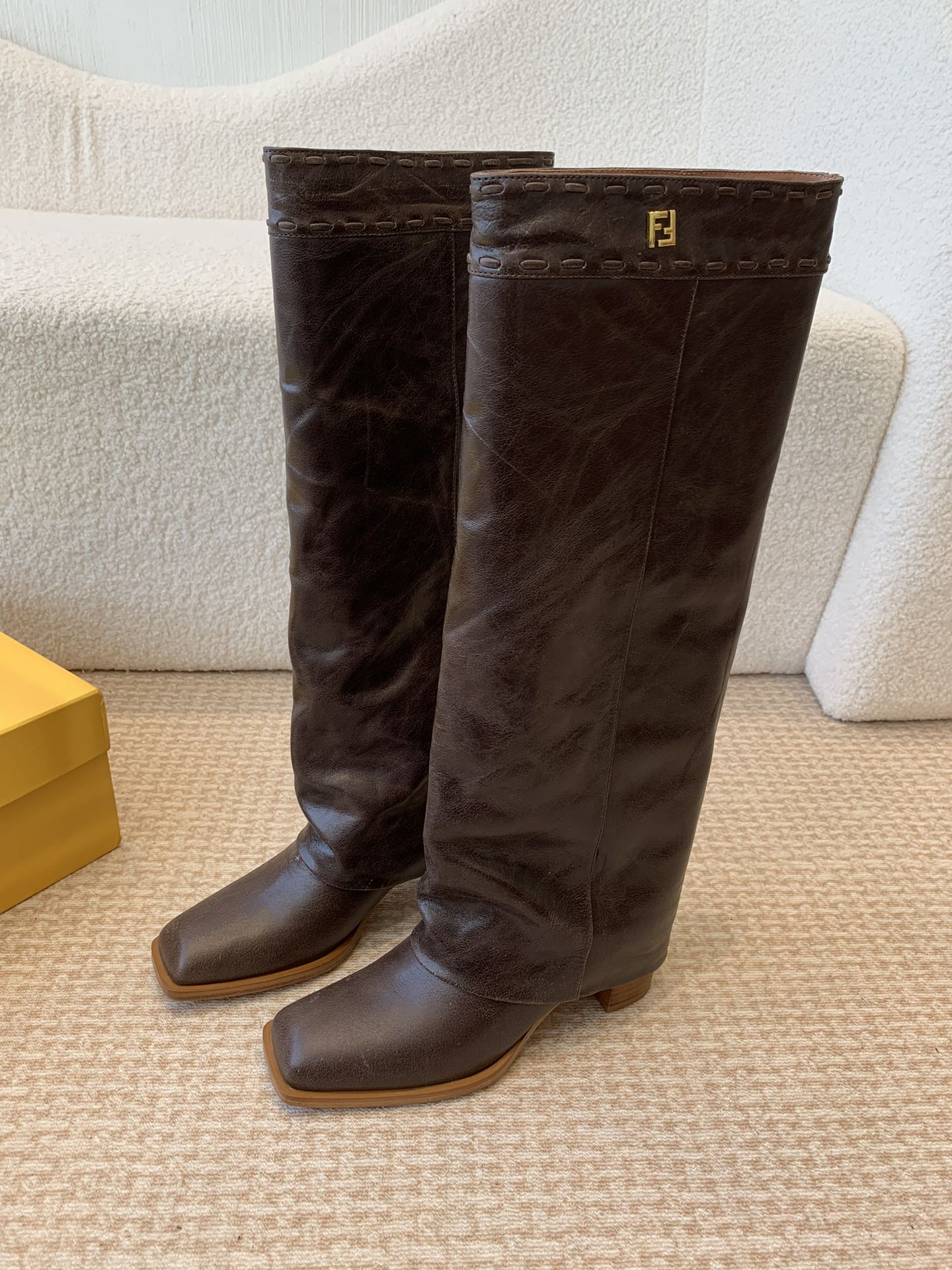 FENDI 芬迪 24ss秋冬新款 木纹粗跟 裤筒靴 长靴 6
