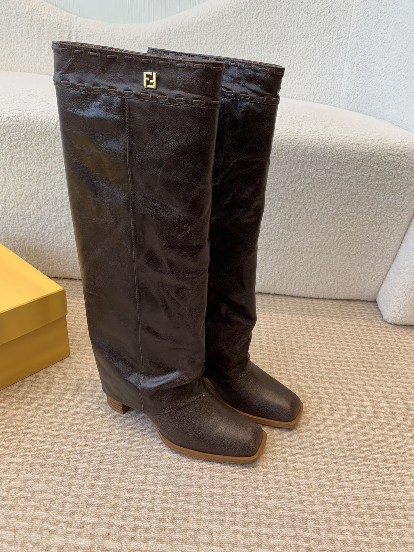 FENDI 芬迪 24ss秋冬新款 木纹粗跟 裤筒靴 长靴 2