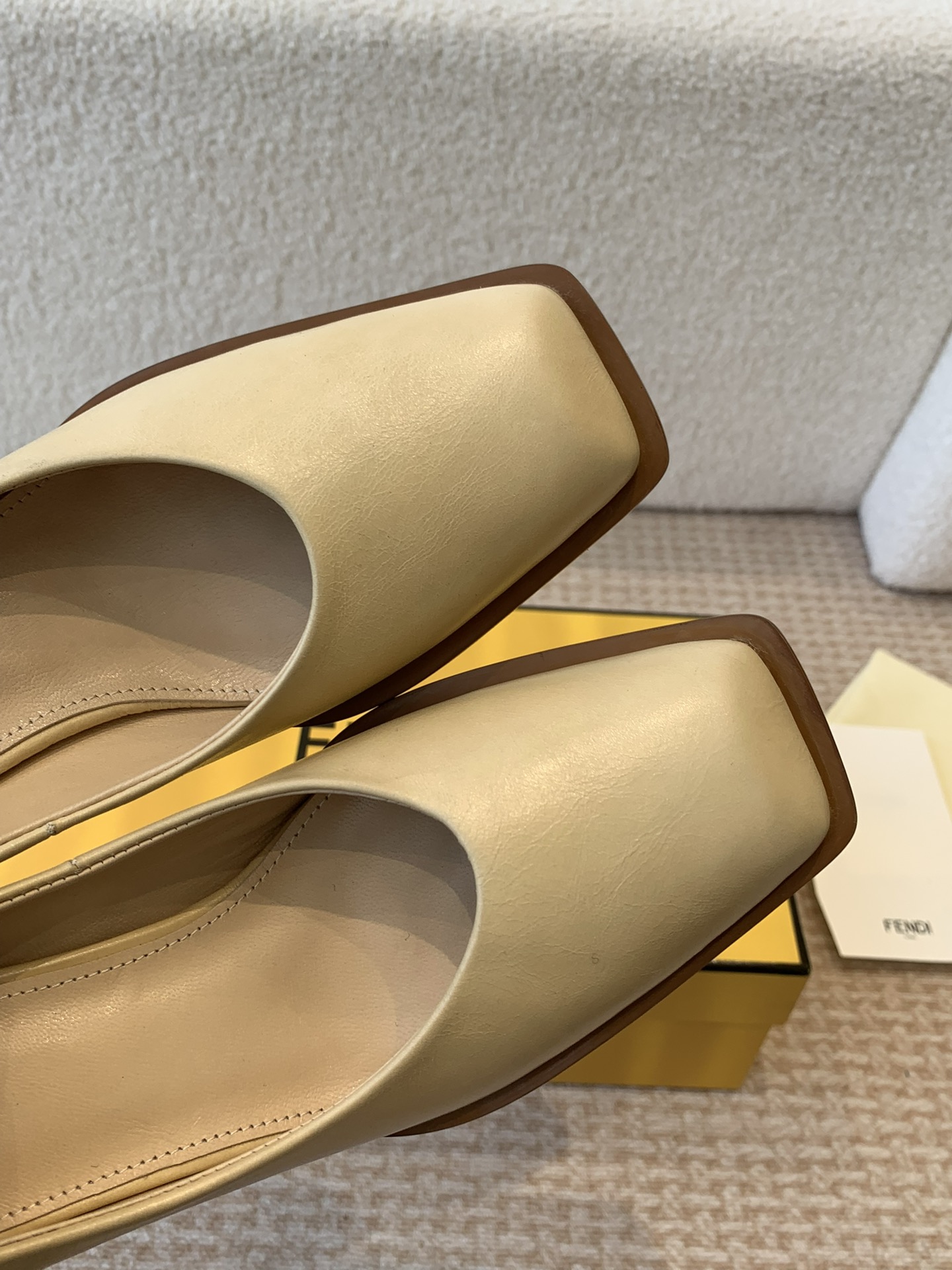 Fendi’s P788 Collection: Unique Shoes with Custom Skins and High Quality Bottoms - 图片 5
