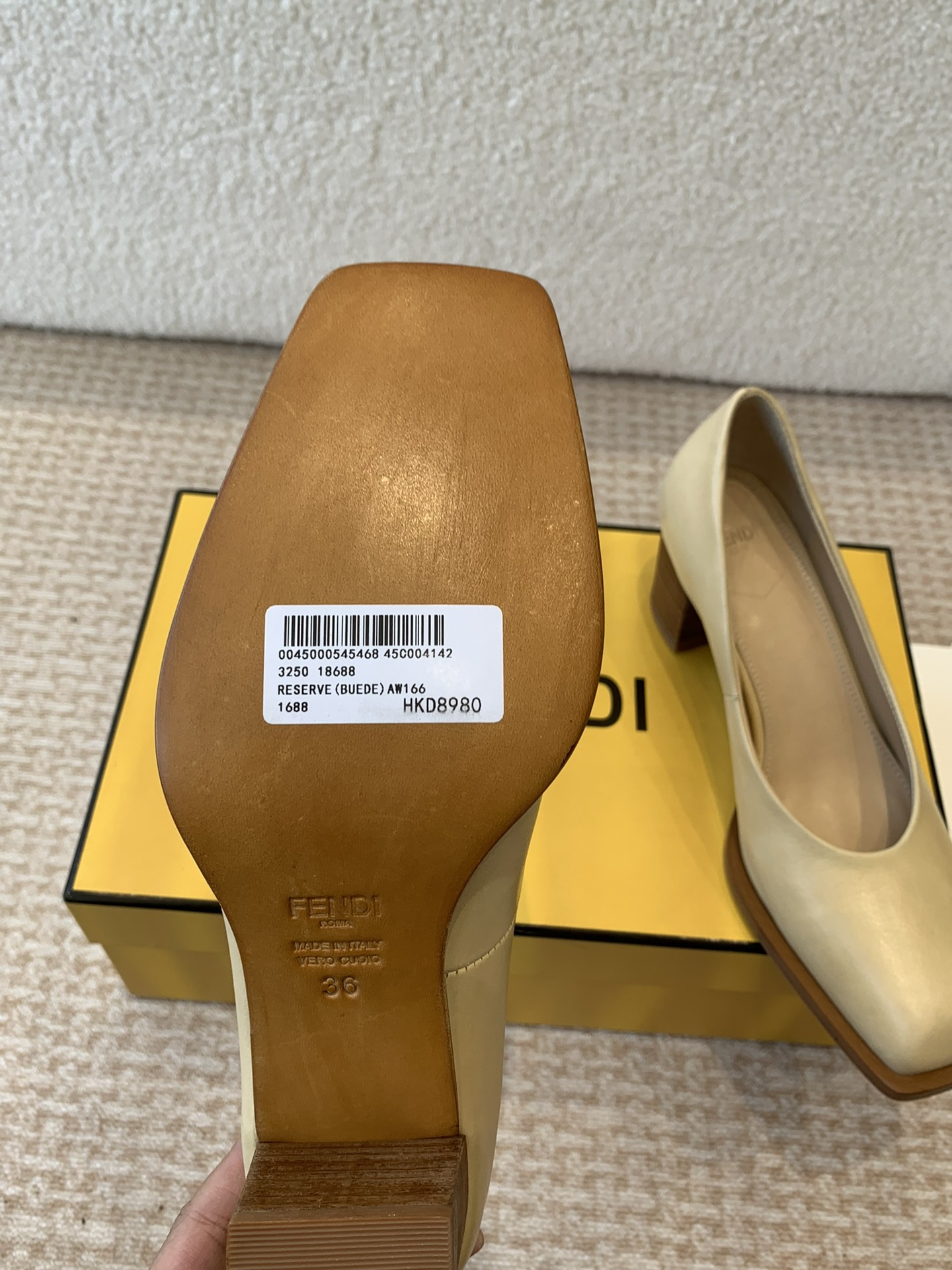 Fendi’s P788 Collection: Unique Shoes with Custom Skins and High Quality Bottoms - 图片 9
