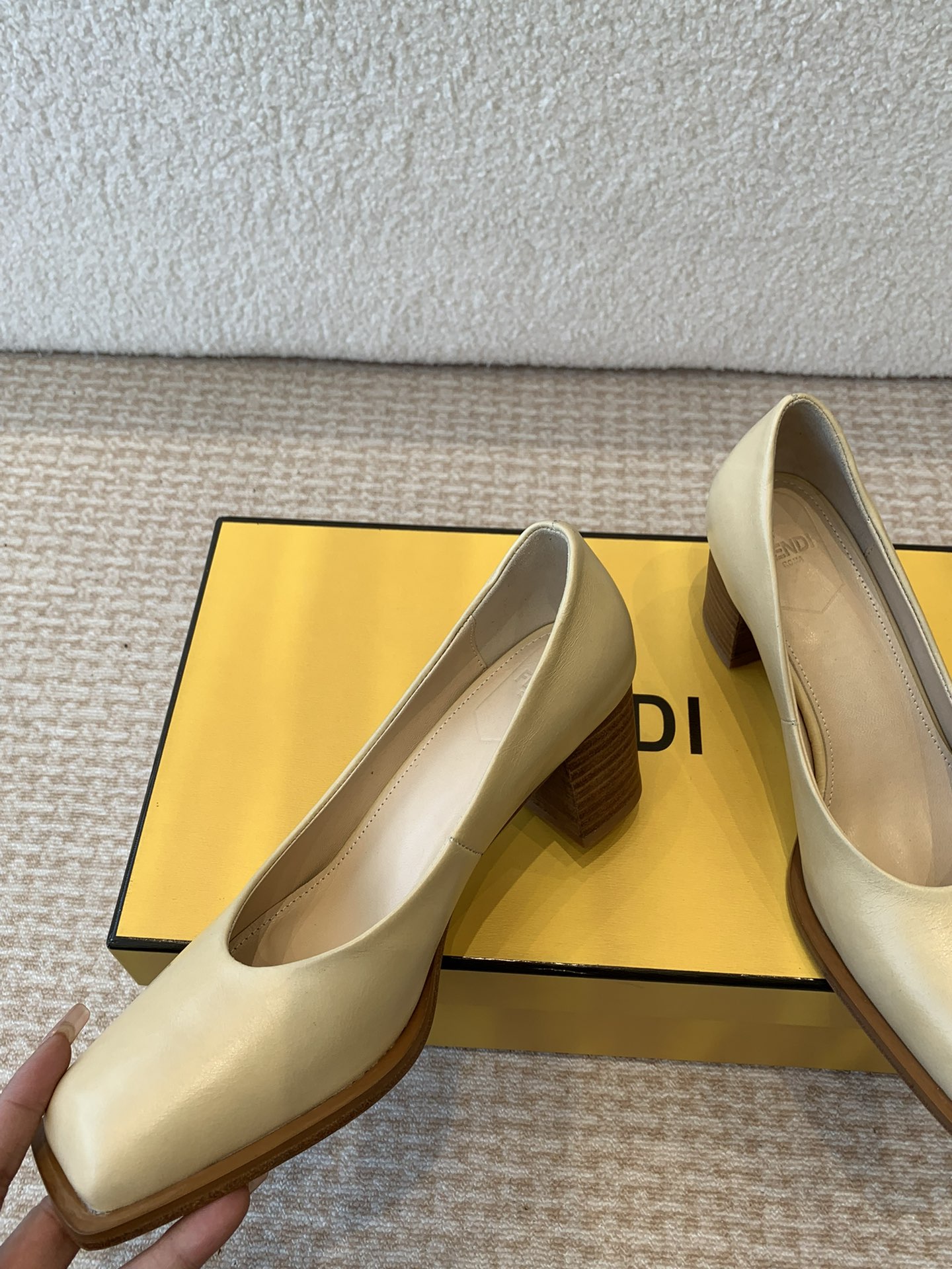 Fendi’s P788 Collection: Unique Shoes with Custom Skins and High Quality Bottoms - 图片 4
