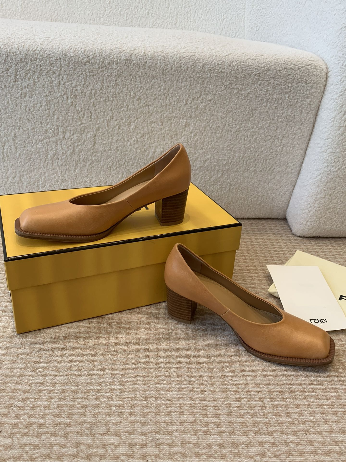Fendi’s New 24ss Shoe Collection: Unique Design and Premium Materials - 图片 6