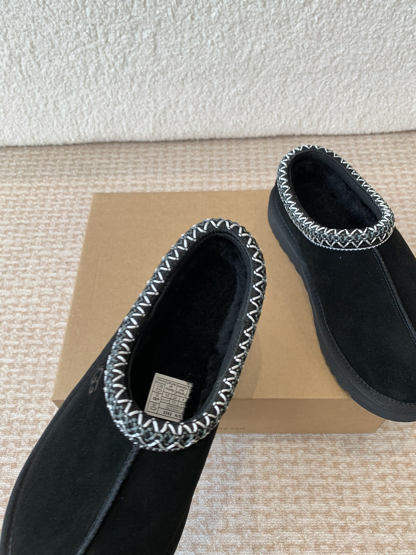 Alexander Wang Ugg 薄底民族风 Feng Chen Wang*TELFAR推出的联名潮款单品就连明星都要抢着穿呢