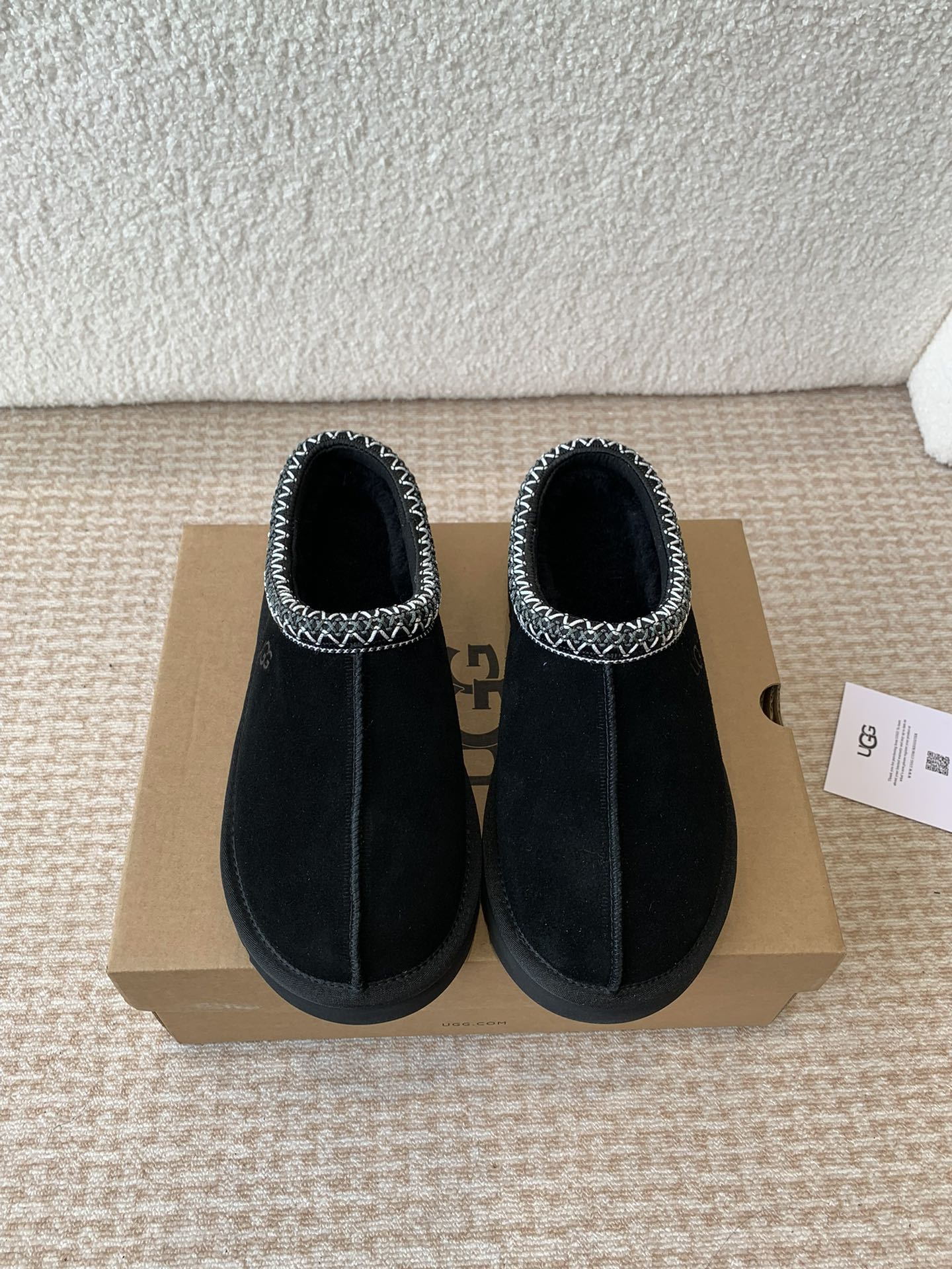 Alexander Wang Ugg 薄底民族风 Feng Chen Wang*TELFAR推出的联名潮款单品就连明星都要抢着穿呢