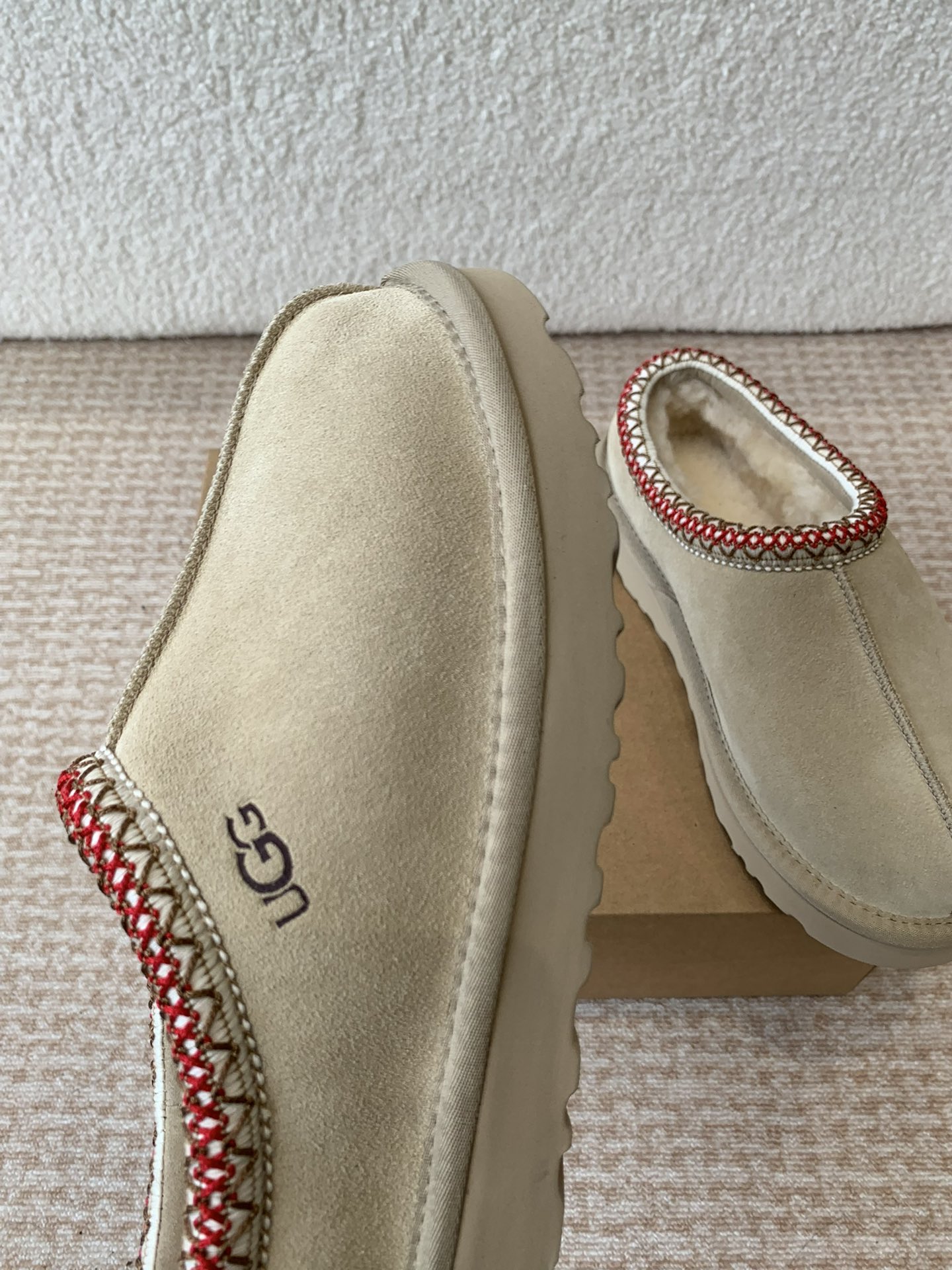 Alexander Wang Ugg 薄底民族风 Feng Chen Wang*TELFAR推出的联名潮款单品就连明星都要抢着穿呢