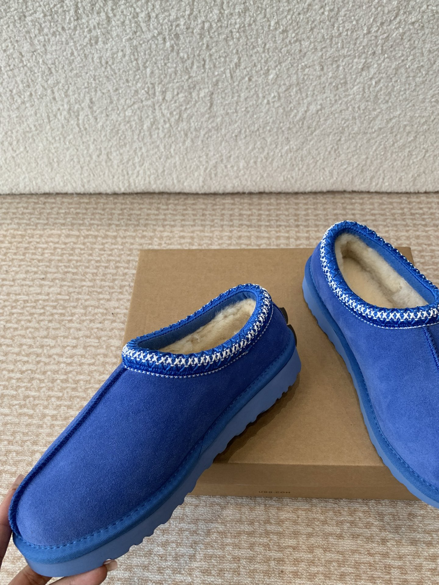Alexander Wang Ugg 薄底民族风 Feng Chen Wang*TELFAR推出的联名潮款单品就连明星都要抢着穿呢