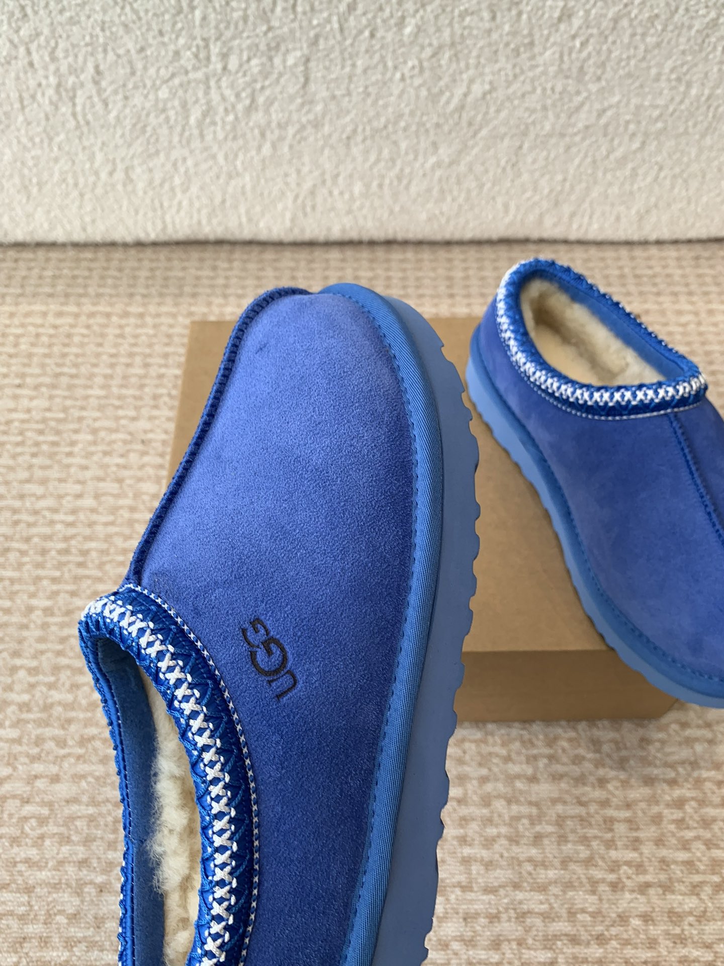 Alexander Wang Ugg 薄底民族风 Feng Chen Wang*TELFAR推出的联名潮款单品就连明星都要抢着穿呢