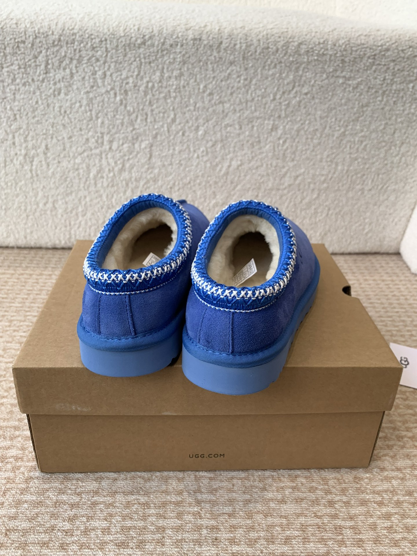 Alexander Wang Ugg 薄底民族风 Feng Chen Wang*TELFAR推出的联名潮款单品就连明星都要抢着穿呢