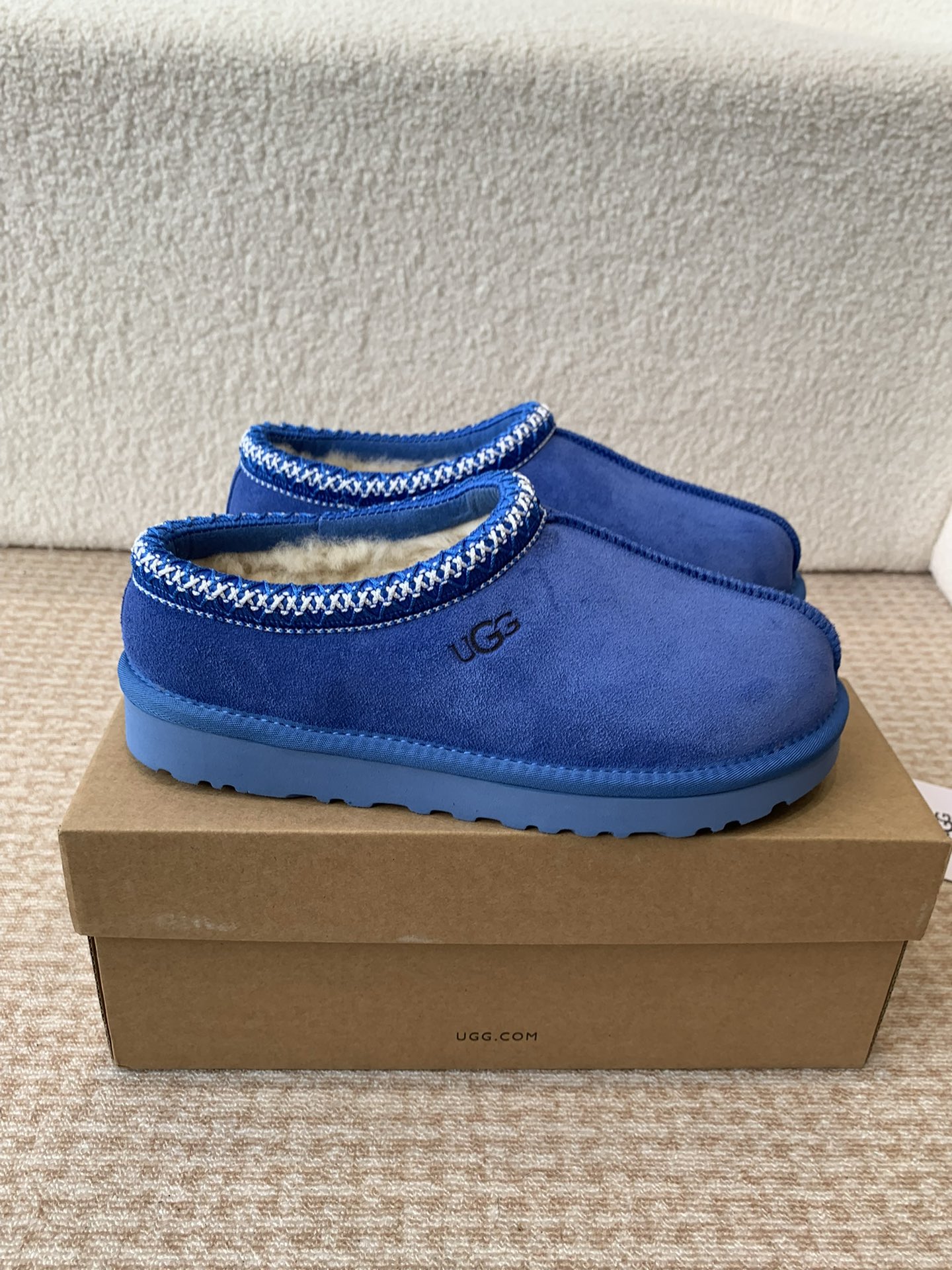 Alexander Wang Ugg 薄底民族风 Feng Chen Wang*TELFAR推出的联名潮款单品就连明星都要抢着穿呢