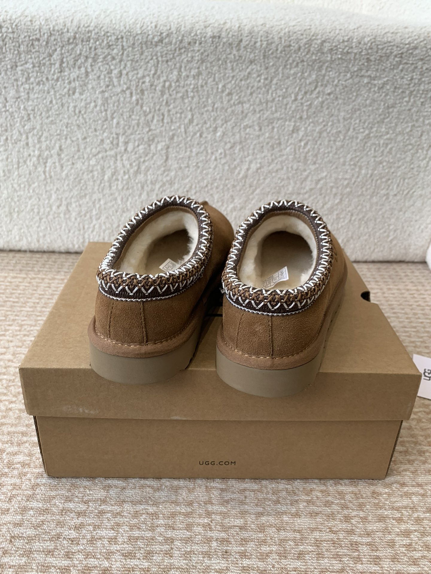 Alexander Wang Ugg 薄底民族风 Feng Chen Wang*TELFAR推出的联名潮款单品就连明星都要抢着穿呢
