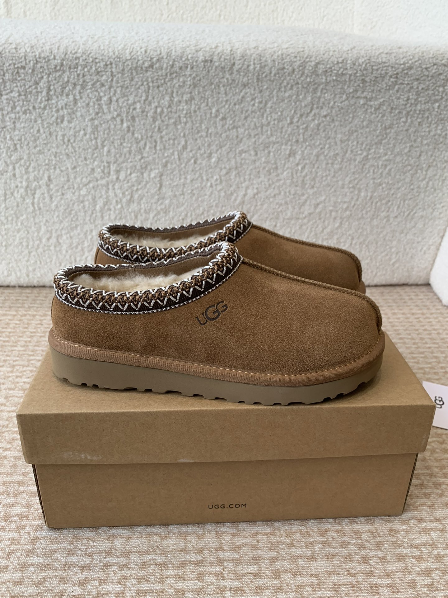 Alexander Wang Ugg 薄底民族风 Feng Chen Wang*TELFAR推出的联名潮款单品就连明星都要抢着穿呢