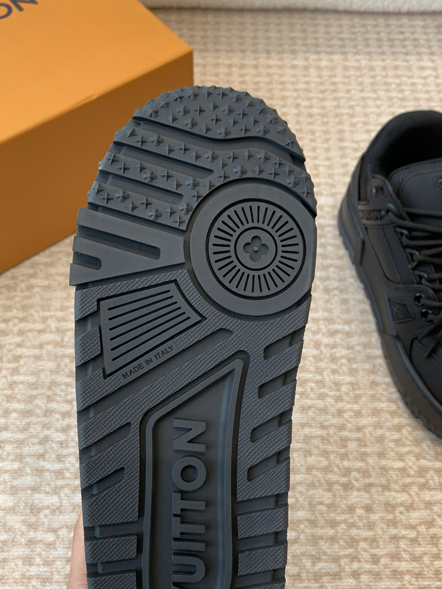 Louis Vuitton Louis Vuitton 走秀款胖丁trainer 龙年限定款 面包鞋