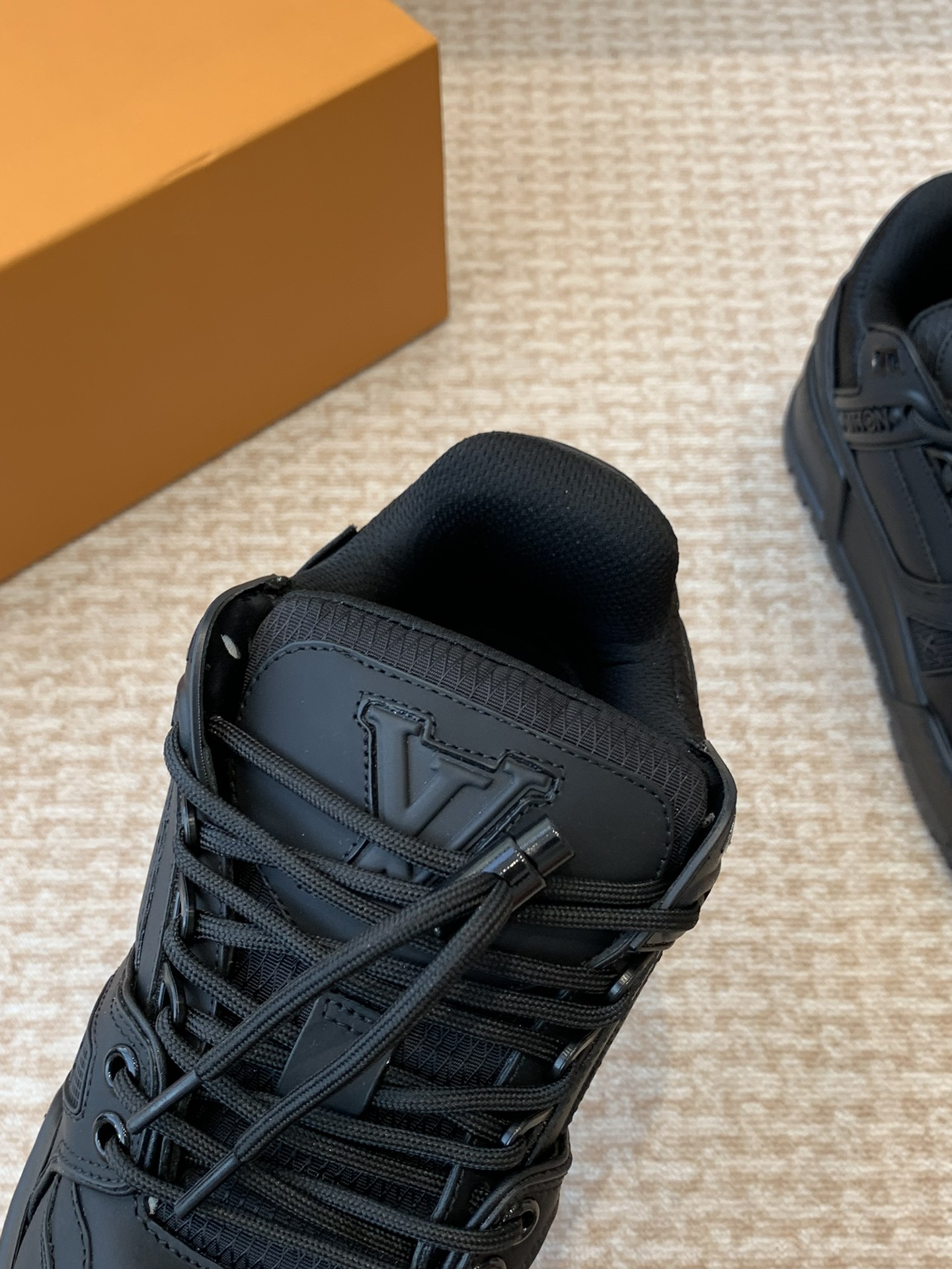 Louis Vuitton Louis Vuitton 走秀款胖丁trainer 龙年限定款 面包鞋