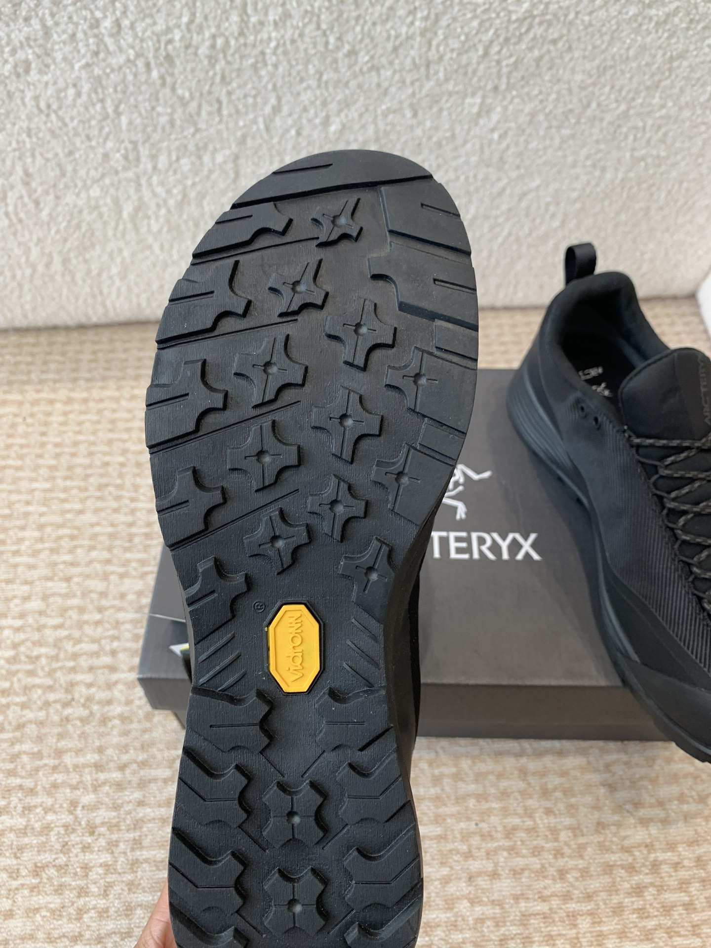ARCTERYX P693 Synthetic Box Packaging Shoe with TPU Chassis and OrthoLite Insoles - 图片 9