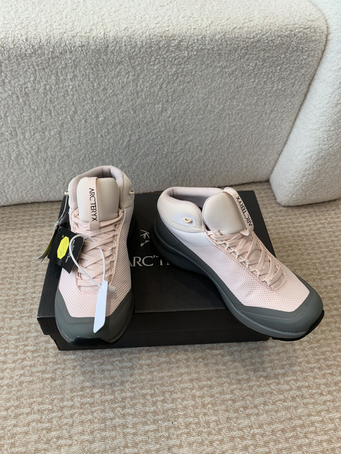 ARCTERYX Aeros FL Synthetic Box Packaging Shoe with TPU Chassis and OrthoLite Pads. - 图片 8