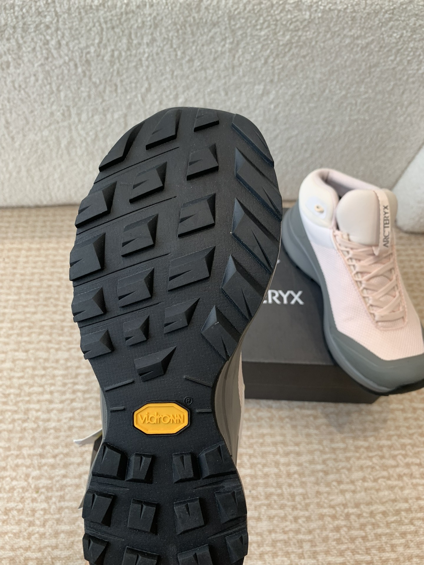 ARCTERYX Aeros FL Synthetic Box Packaging Shoe with TPU Chassis and OrthoLite Pads. - 图片 9