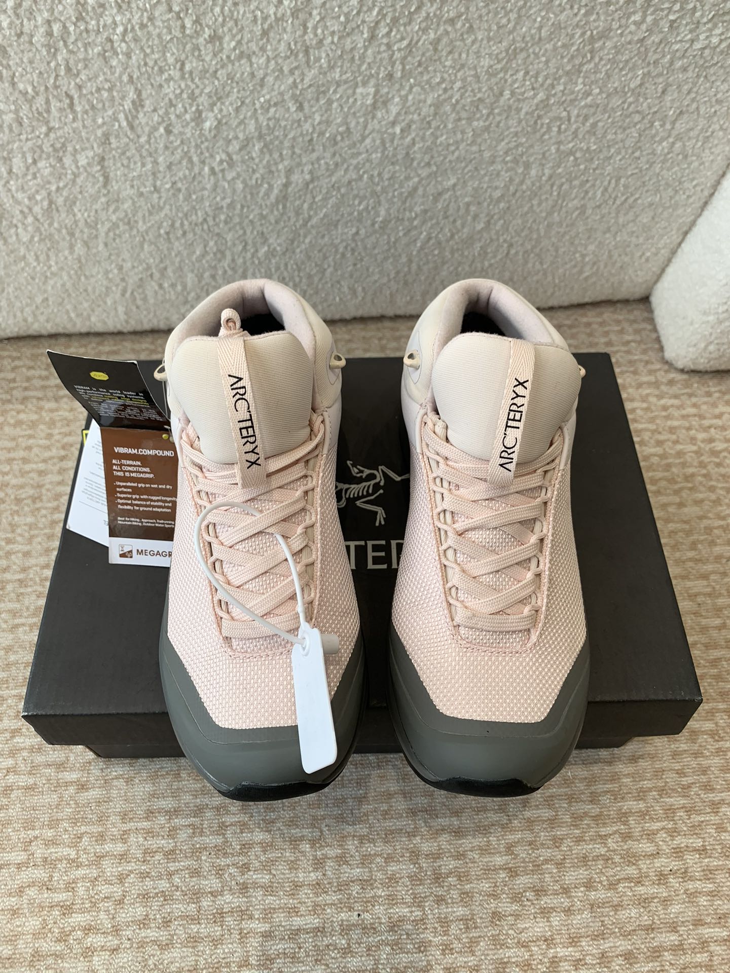 ARCTERYX Aeros FL Synthetic Box Packaging Shoe with TPU Chassis and OrthoLite Pads. - 图片 1