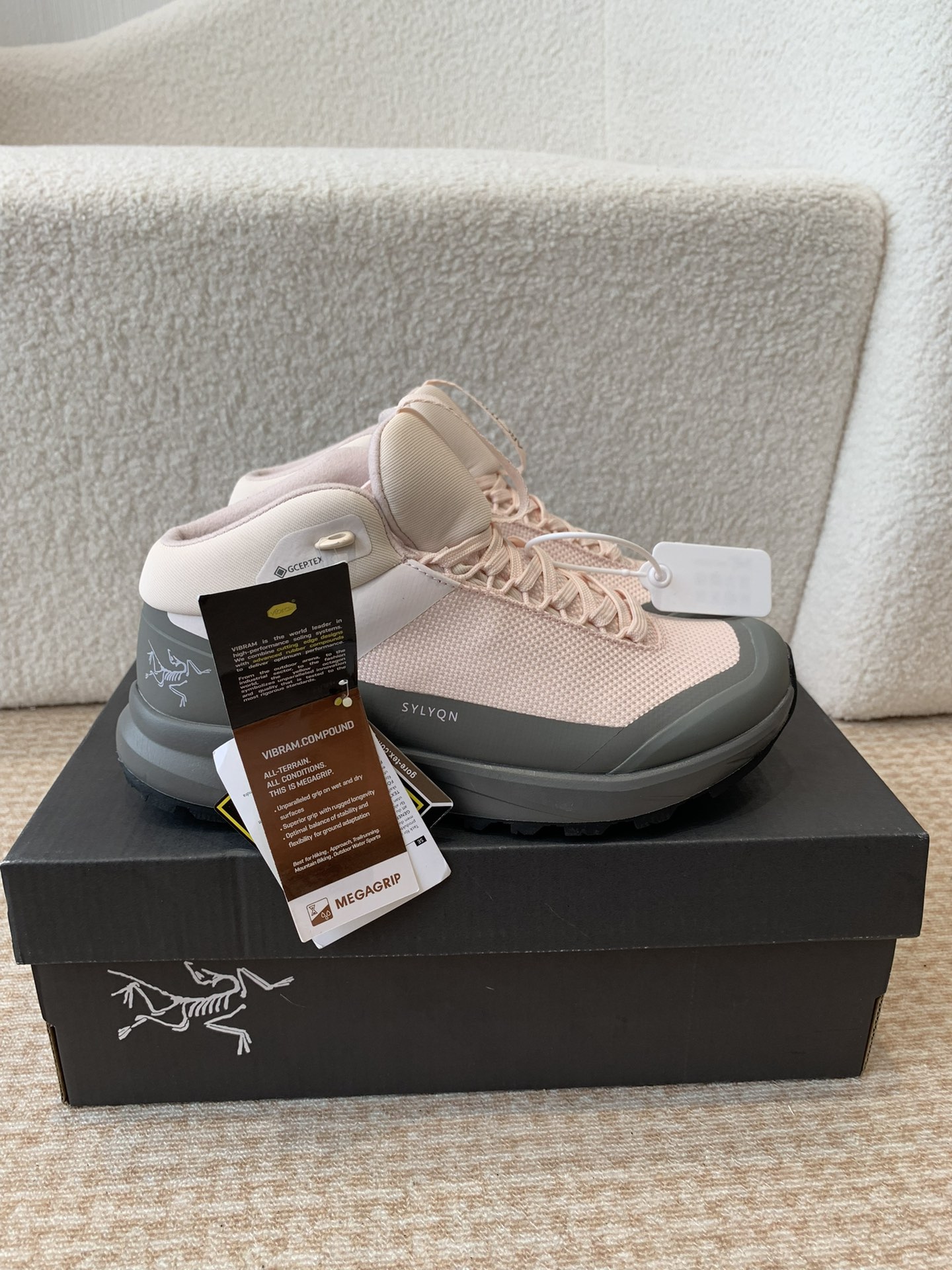 ARCTERYX Aeros FL Synthetic Box Packaging Shoe with TPU Chassis and OrthoLite Pads. - 图片 2