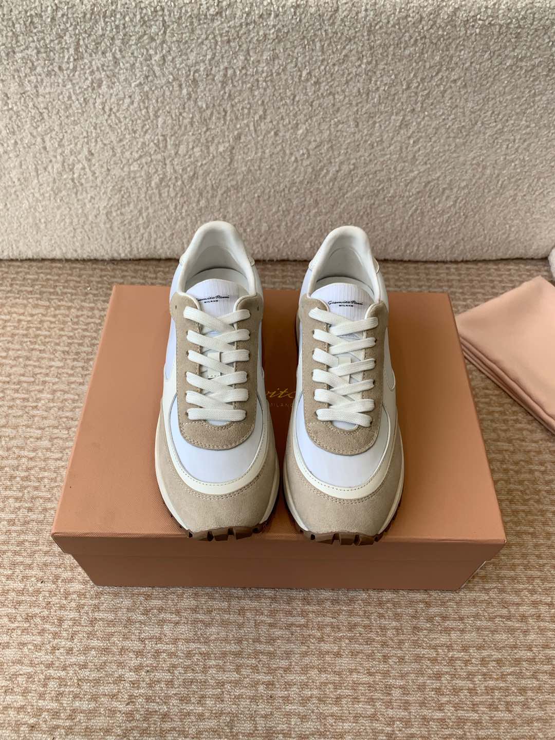 Gianvito Rossi 25ss Agan Shoes: Fashionable, Cozy, and Favorable Sneakers for All.