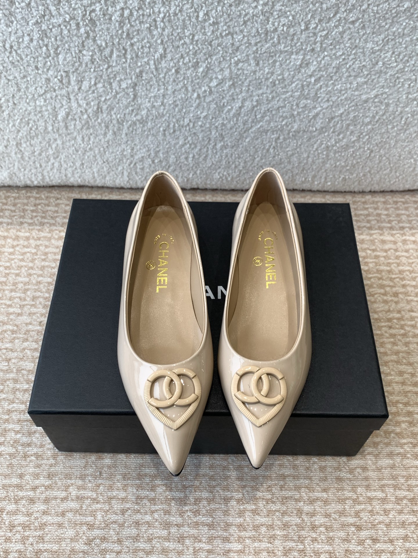 Chanel 小香CHANEL25ss 早春新品太香了 双C爱心扣尖头单鞋凉鞋拖鞋系列