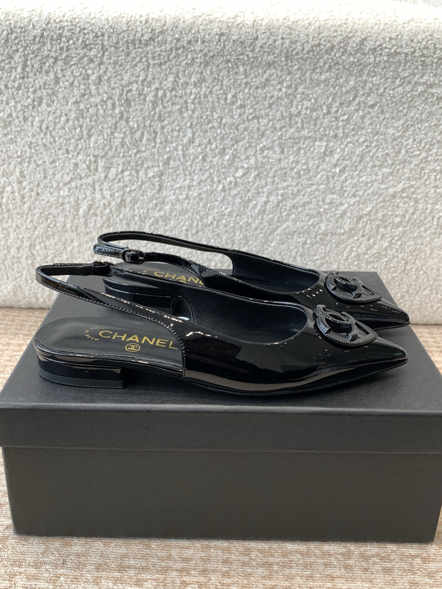 Chanel 小香CHANEL25ss 早春新品太香了 双C爱心扣尖头单鞋凉鞋拖鞋系列