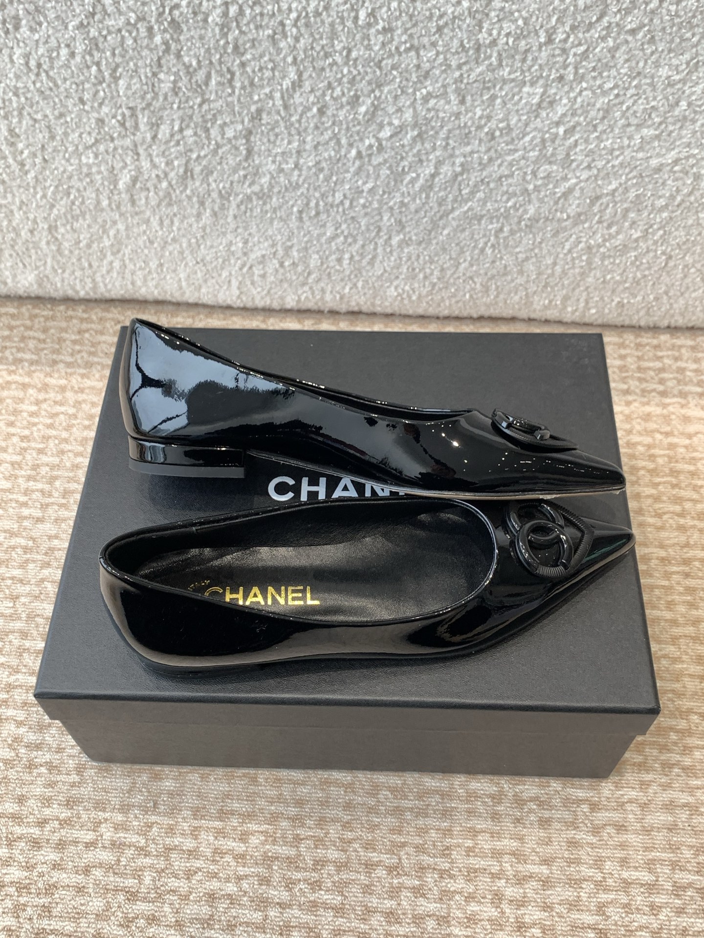 Chanel 小香CHANEL25ss 早春新品太香了 双C爱心扣尖头单鞋凉鞋拖鞋系列