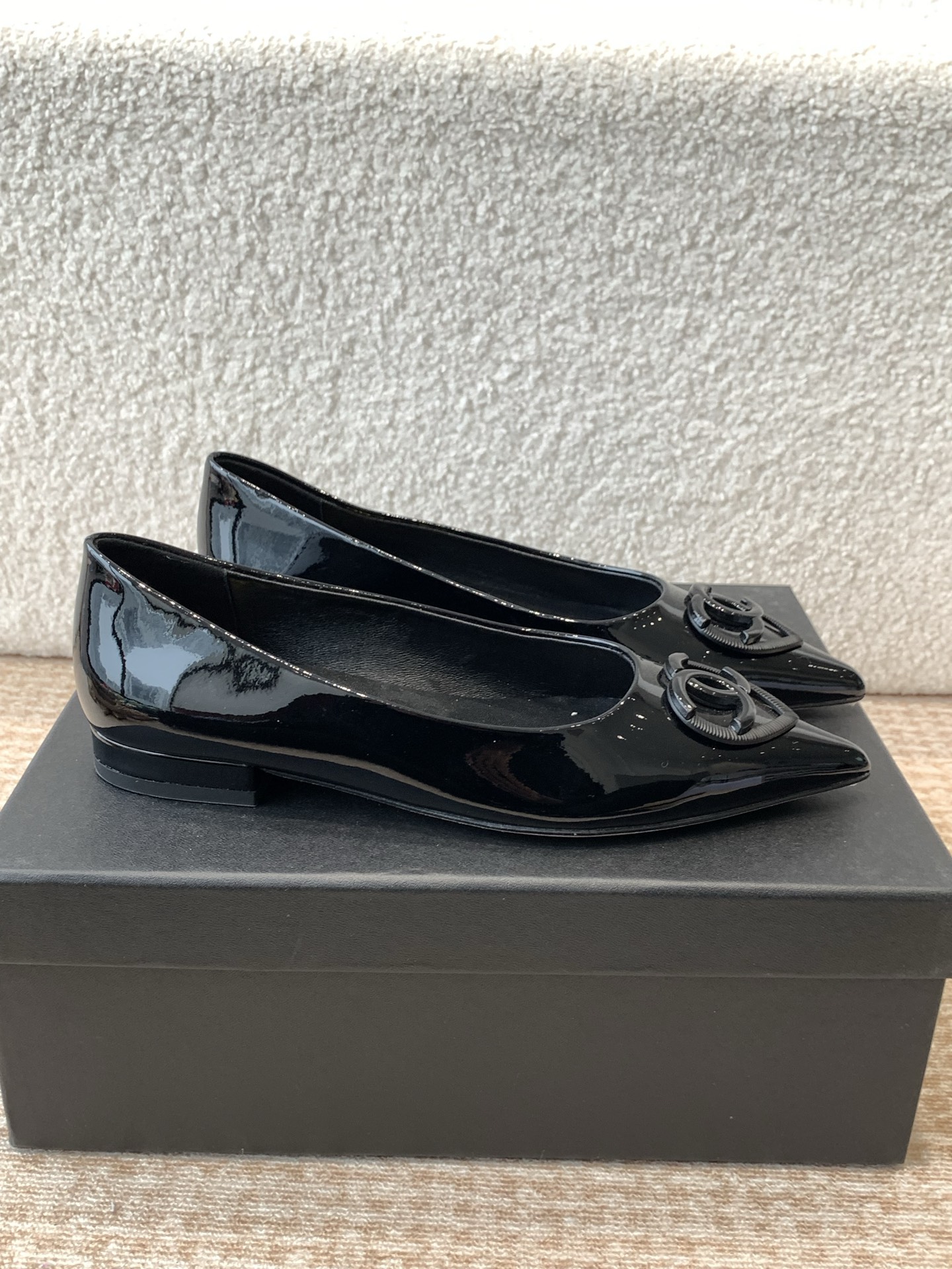 Chanel 小香CHANEL25ss 早春新品太香了 双C爱心扣尖头单鞋凉鞋拖鞋系列