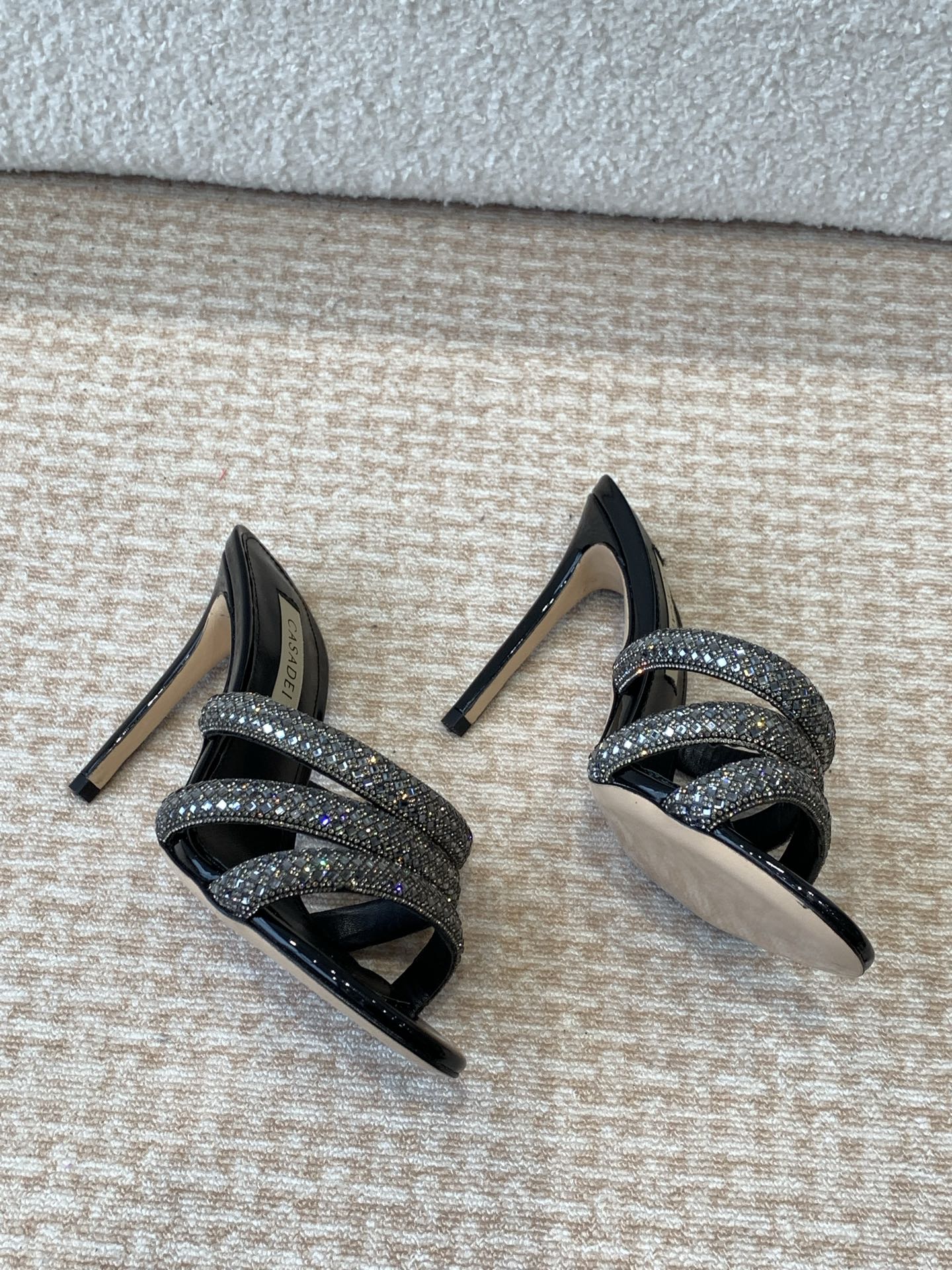 Stylish CASADEI/25WF Water Drill Heel Slippers for Women: Quality, Charm, and Elegance - 图片 4