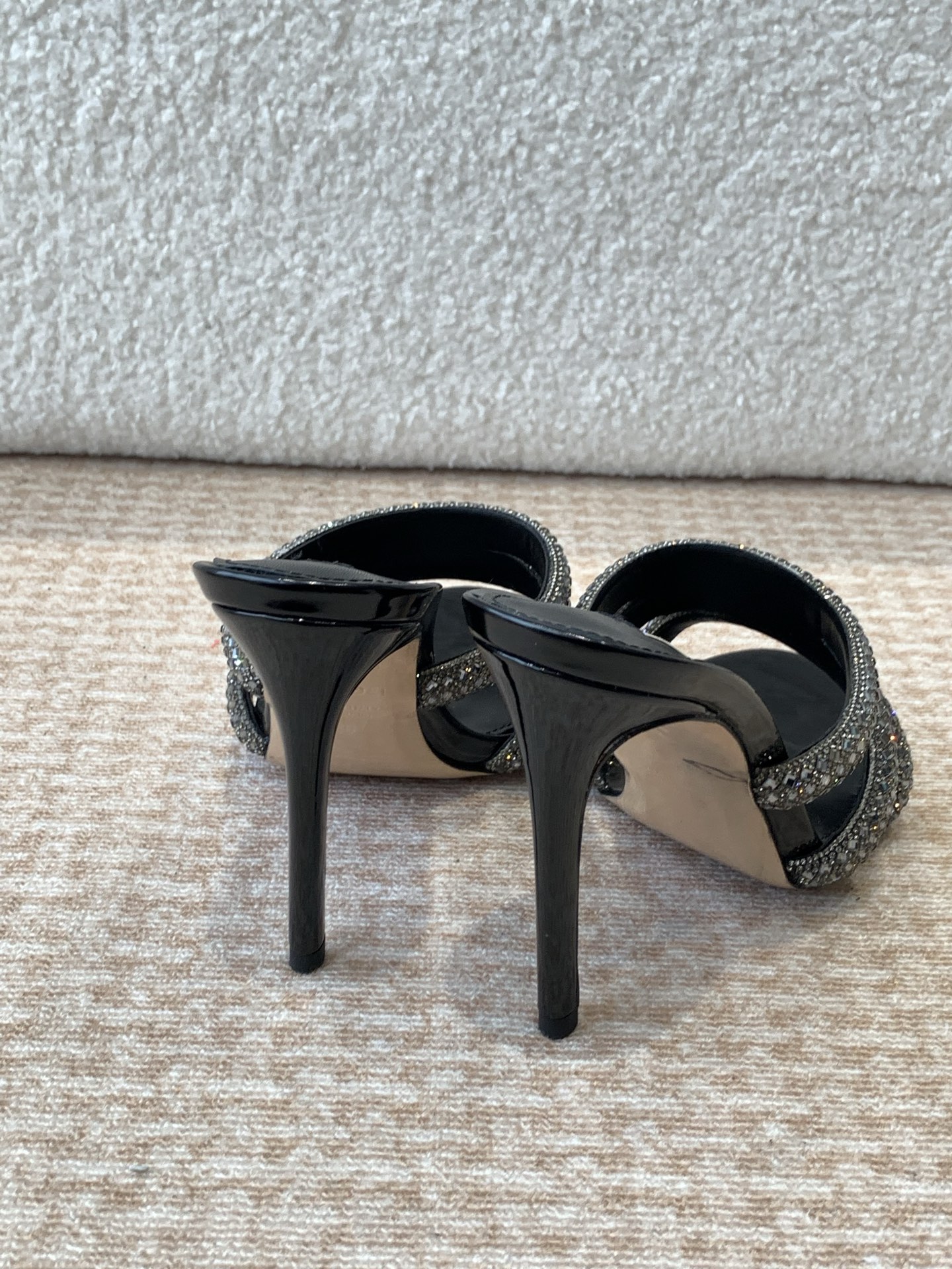Stylish CASADEI/25WF Water Drill Heel Slippers for Women: Quality, Charm, and Elegance - 图片 5