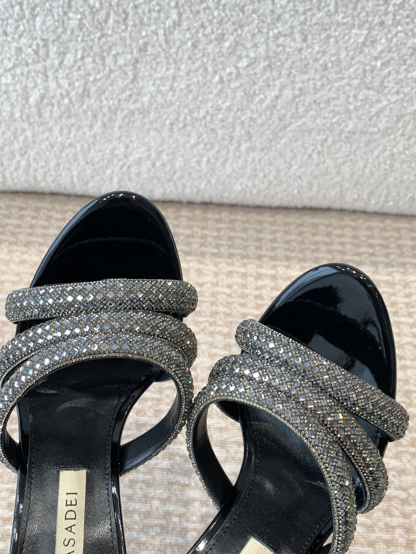 Stylish CASADEI/25WF Water Drill Heel Slippers for Women: Quality, Charm, and Elegance - 图片 3