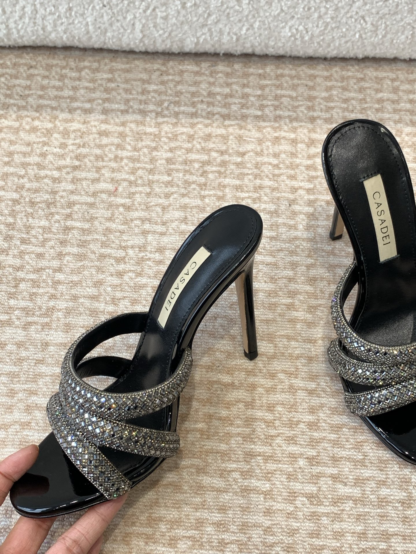 Stylish CASADEI/25WF Water Drill Heel Slippers for Women: Quality, Charm, and Elegance - 图片 7