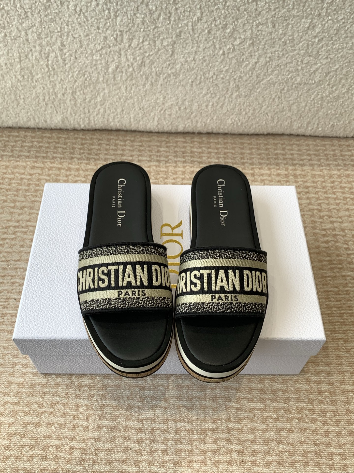 Dior Dior 迪奥 25ss 春夏新款 IVIETA DWAY 果冻色平底一字拖鞋 凉鞋