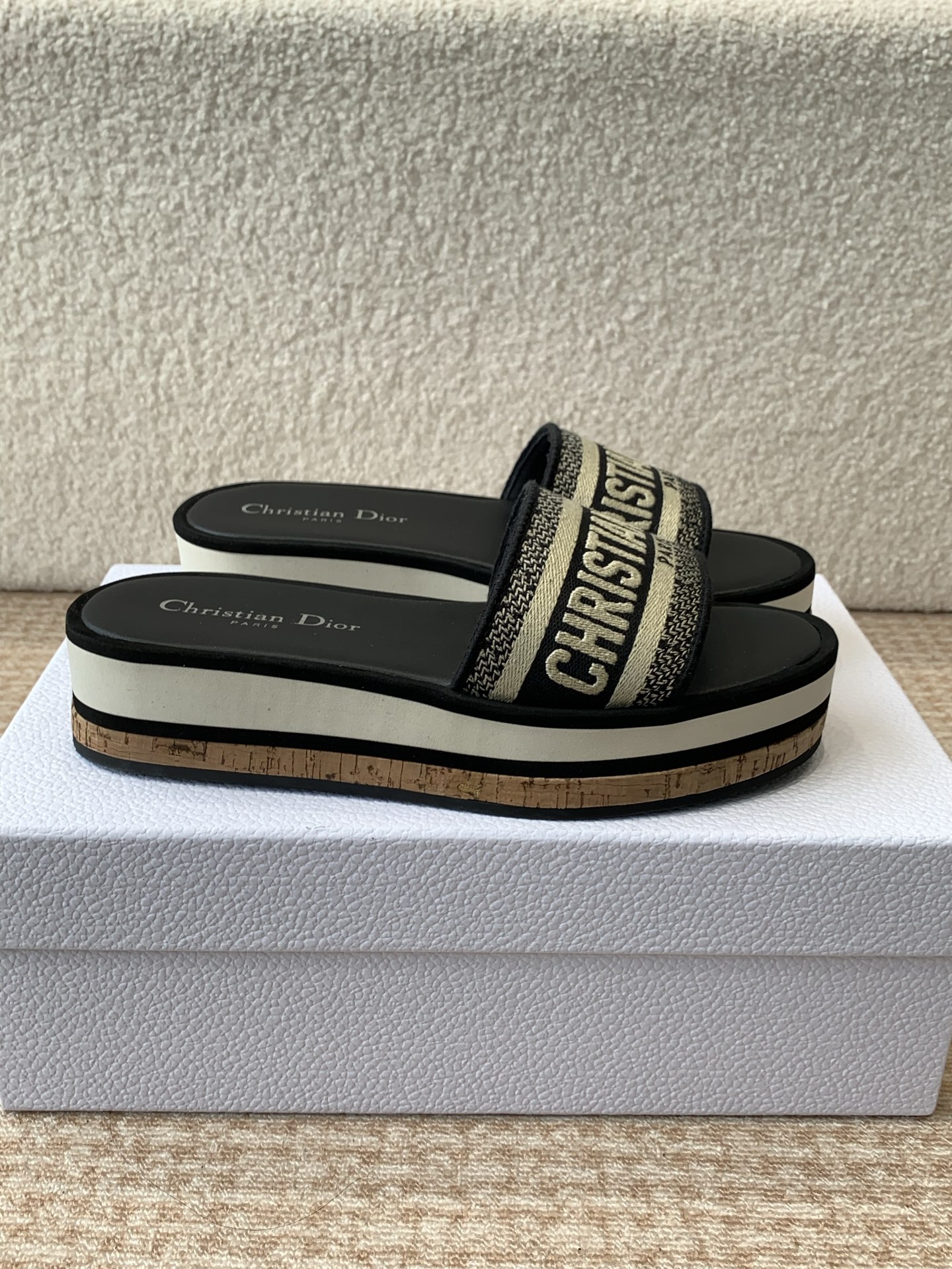 Dior Dior 迪奥 25ss 春夏新款 IVIETA DWAY 果冻色平底一字拖鞋 凉鞋