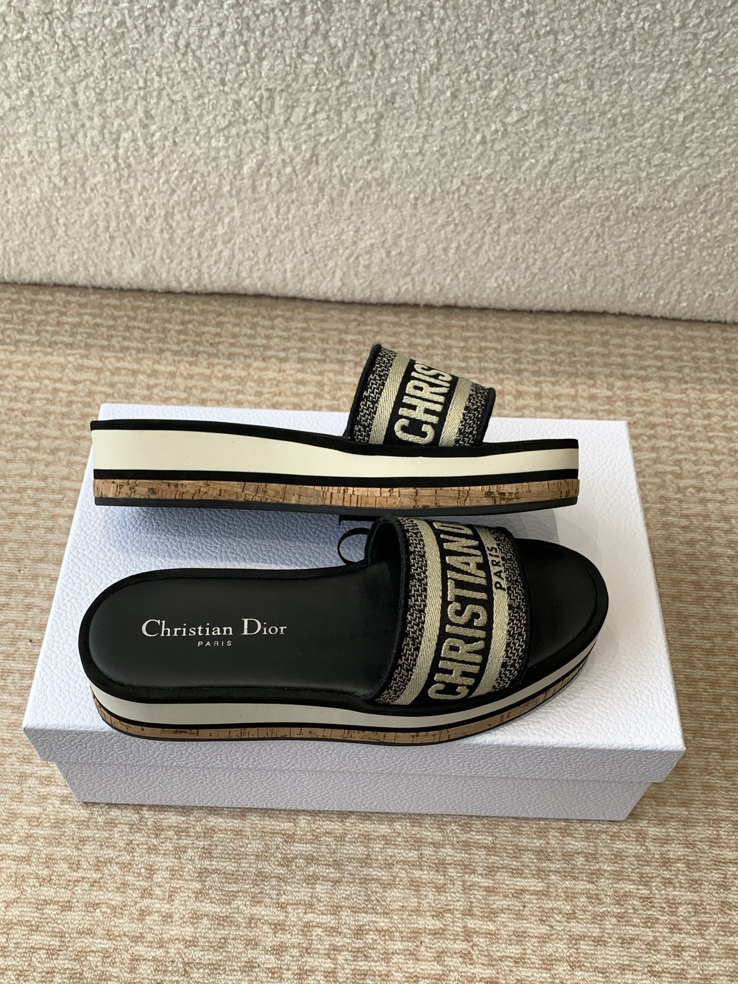 Dior Dior 迪奥 25ss 春夏新款 IVIETA DWAY 果冻色平底一字拖鞋 凉鞋
