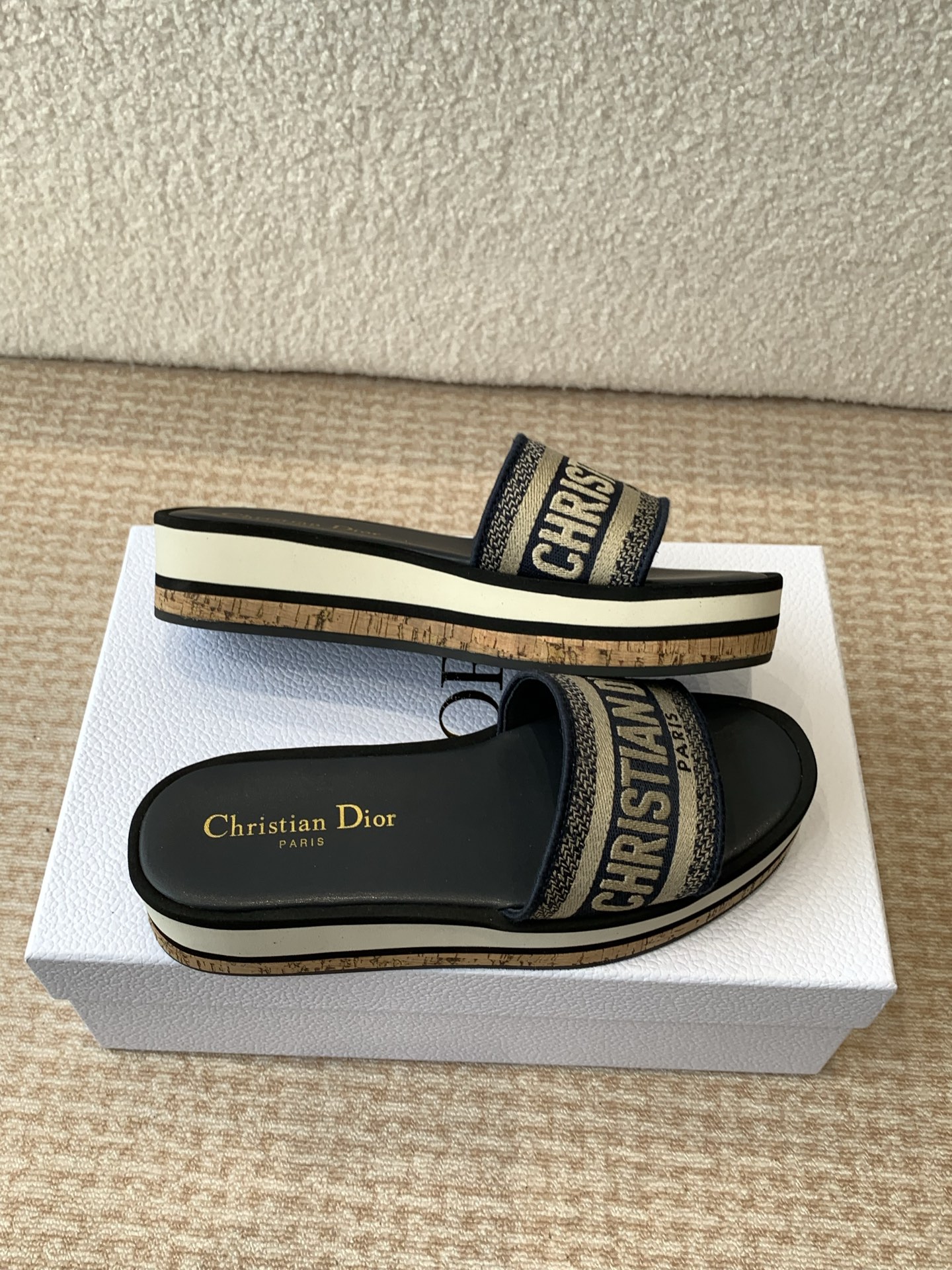 Dior Dior 迪奥 25ss 春夏新款 IVIETA DWAY 果冻色平底一字拖鞋 凉鞋