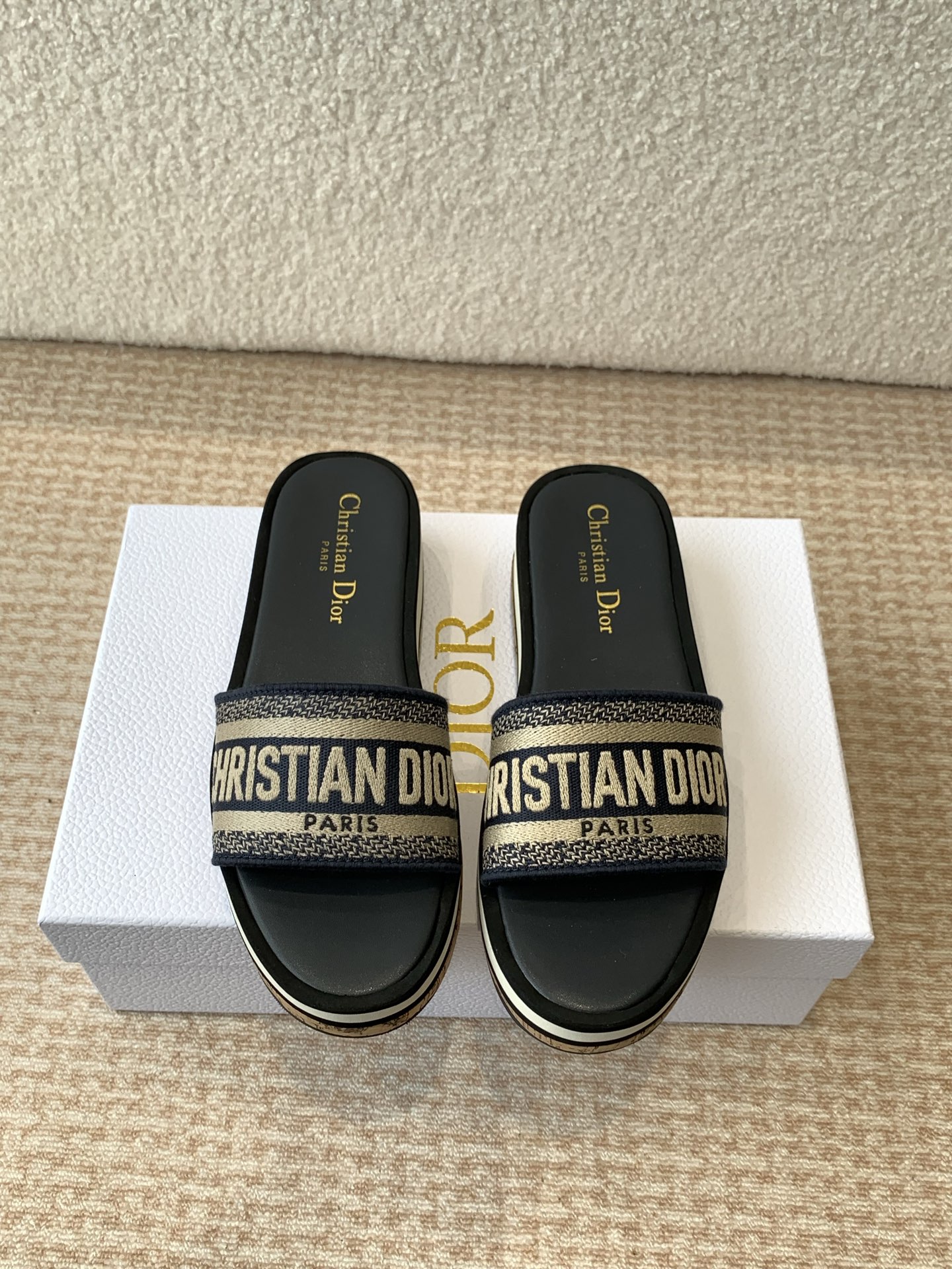 Dior Dior 迪奥 25ss 春夏新款 IVIETA DWAY 果冻色平底一字拖鞋 凉鞋