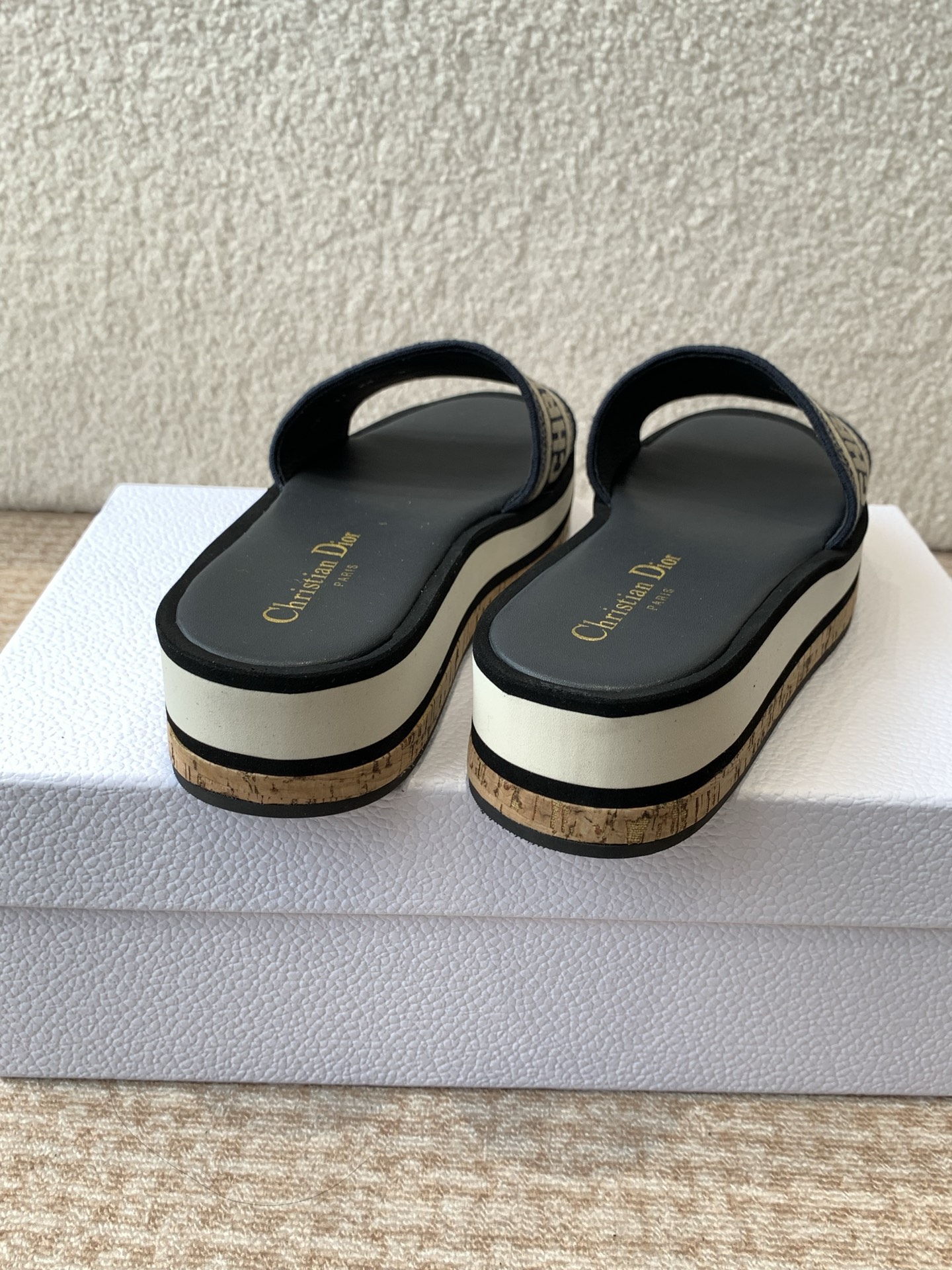 Dior Dior 迪奥 25ss 春夏新款 IVIETA DWAY 果冻色平底一字拖鞋 凉鞋