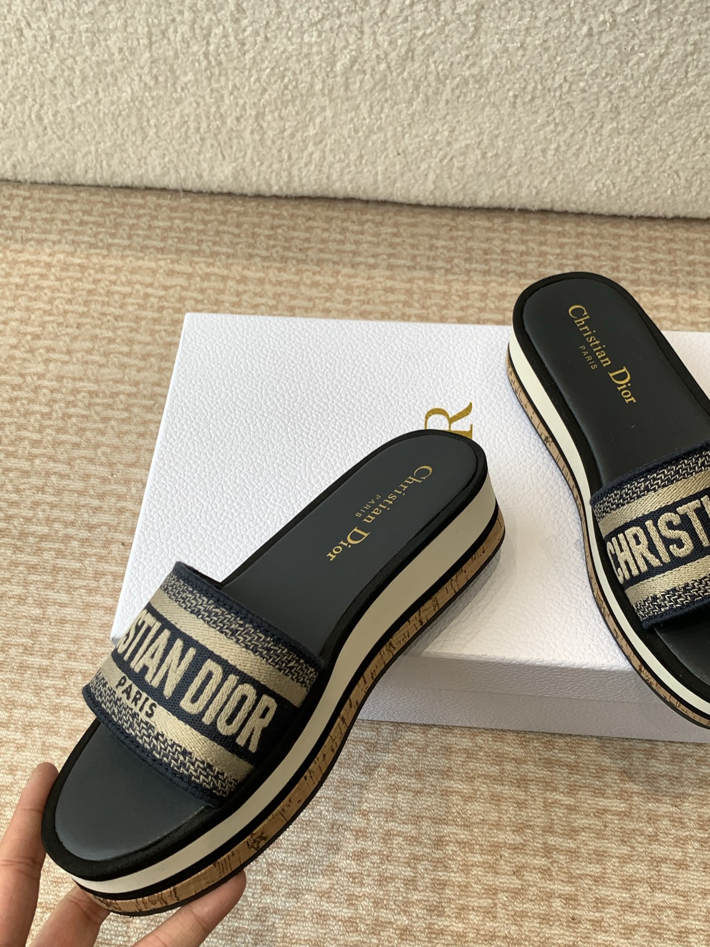 Dior Dior 迪奥 25ss 春夏新款 IVIETA DWAY 果冻色平底一字拖鞋 凉鞋