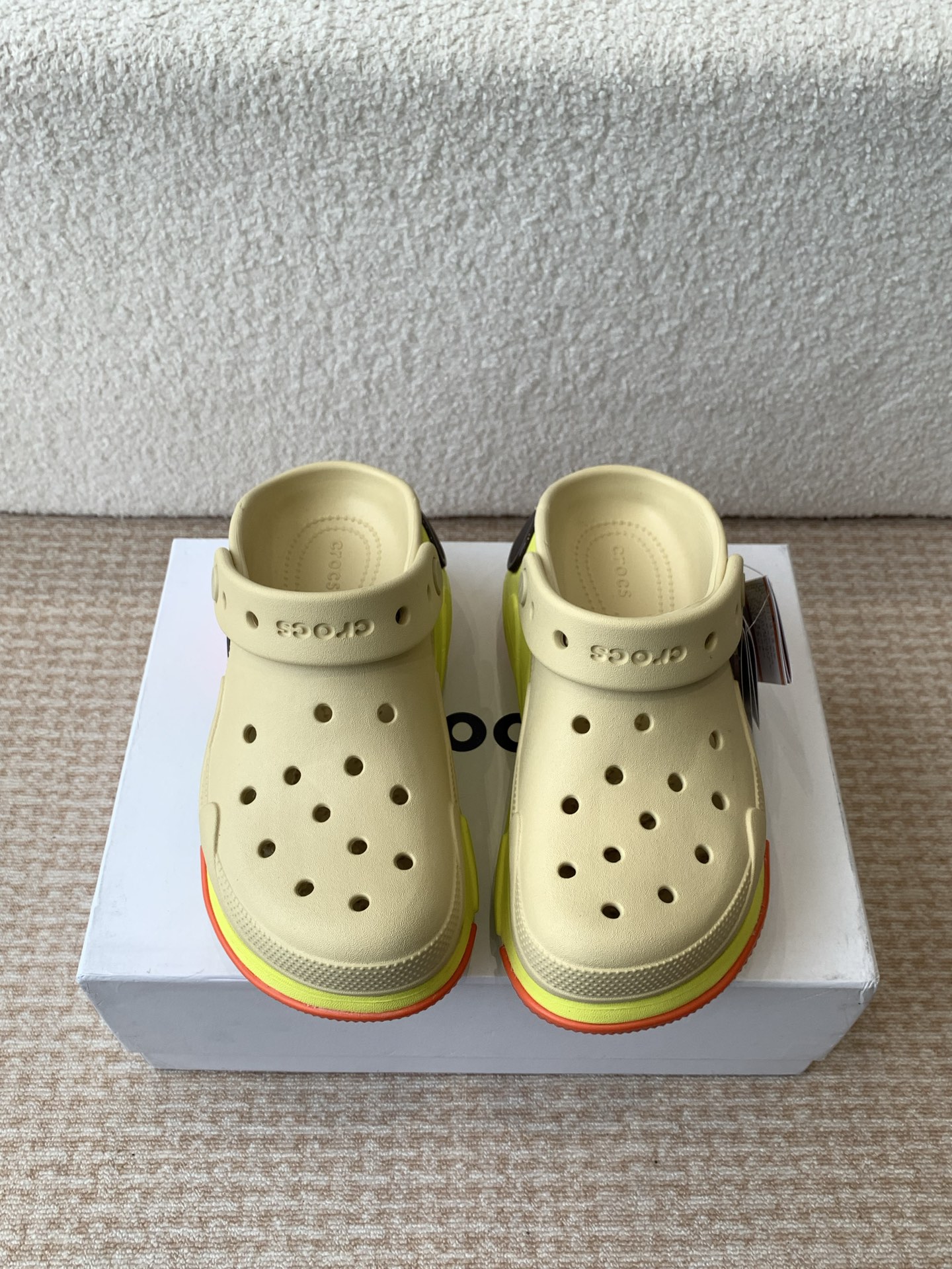 Crocs Classic Mega Crush Clog Sandals: Comfortable, Stylish, and Versatile 3 i1742284552885 6465 0 0