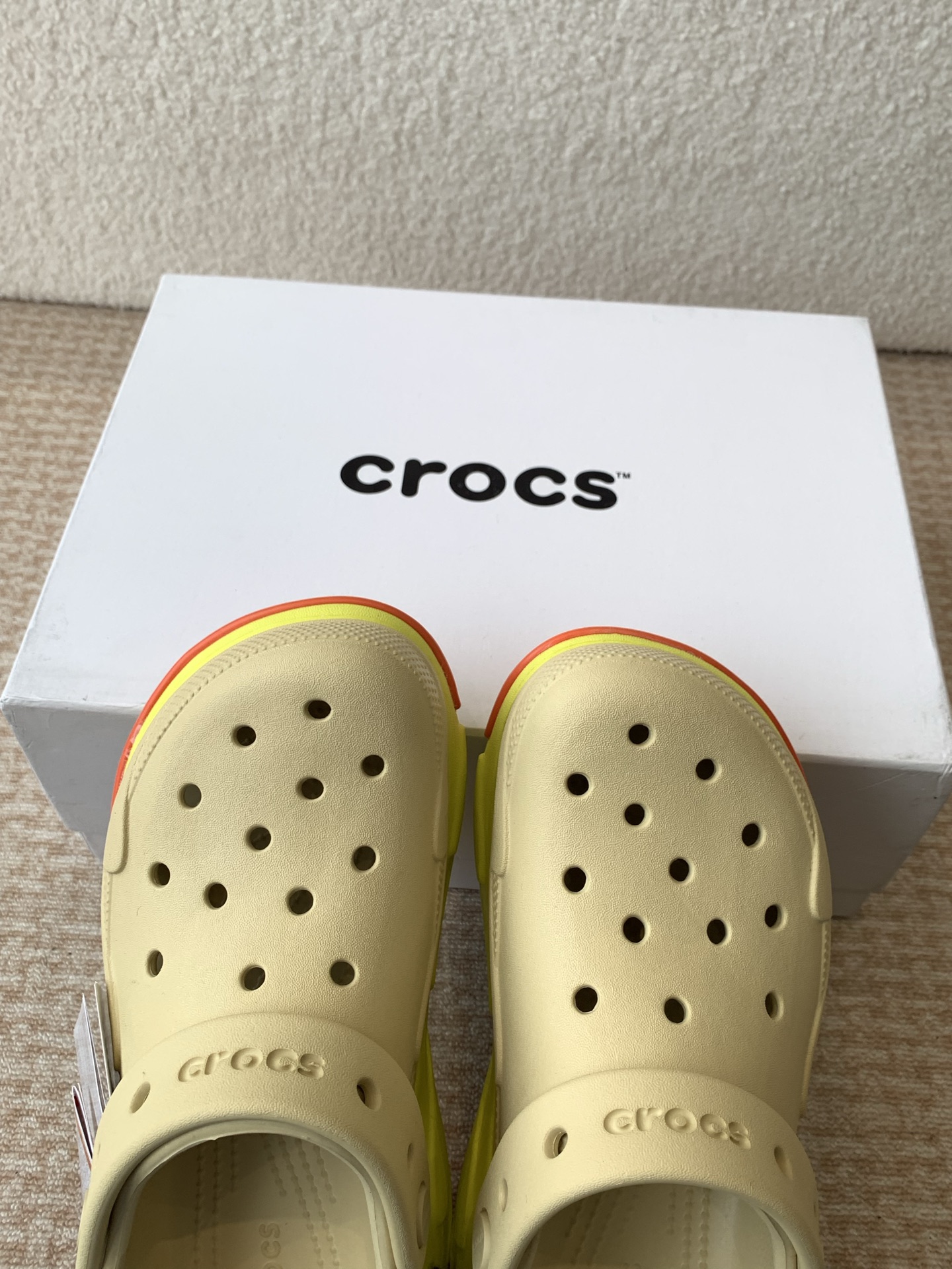 Crocs Classic Mega Crush Clog Sandals: Comfortable, Stylish, and Versatile 6 i1742284552940 9726 0 4