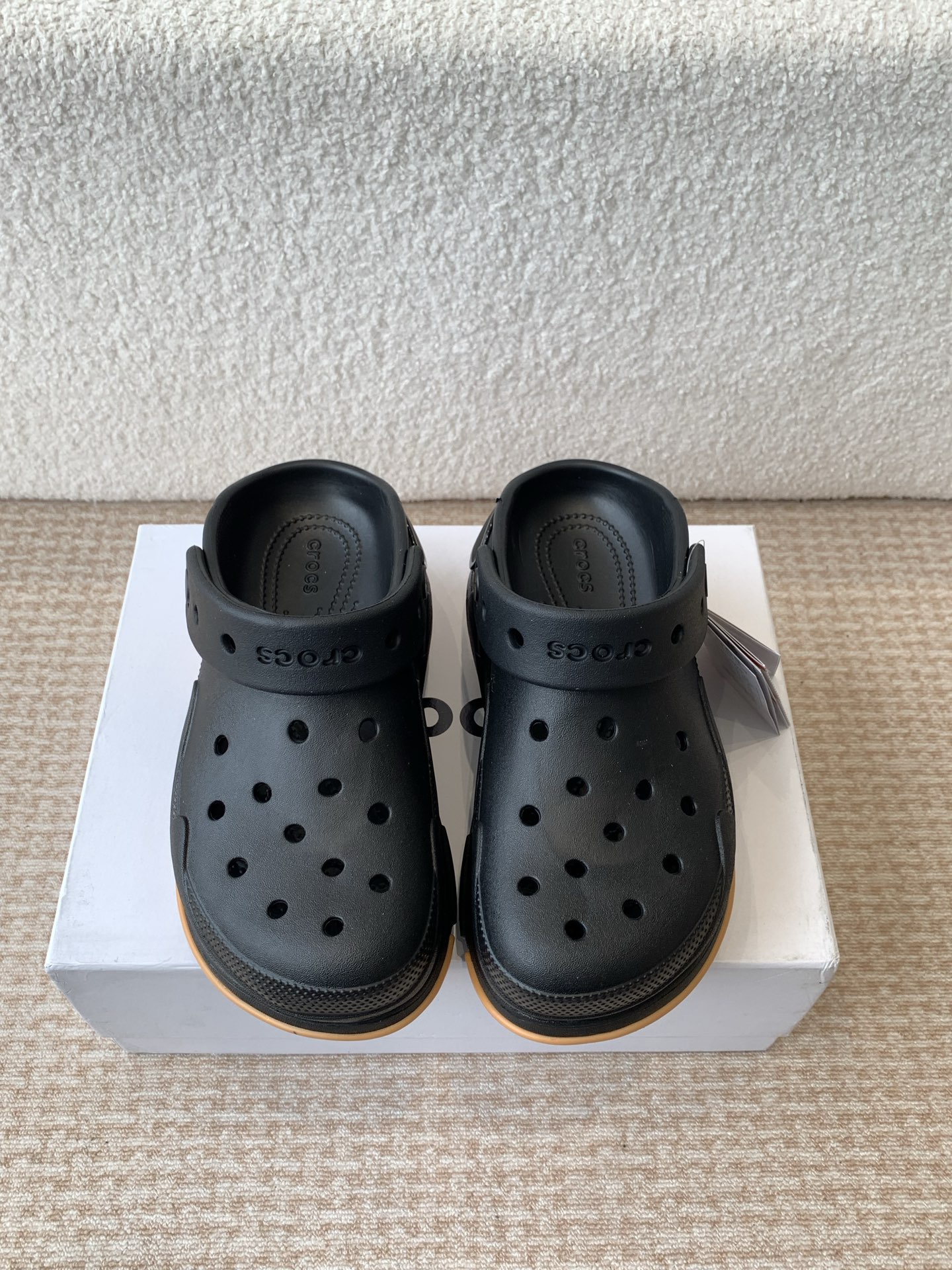 Crocs Classic Mega Crush Clog Sandal, Lightweight and Comfortable 3 i1742284598295 7587 0 0