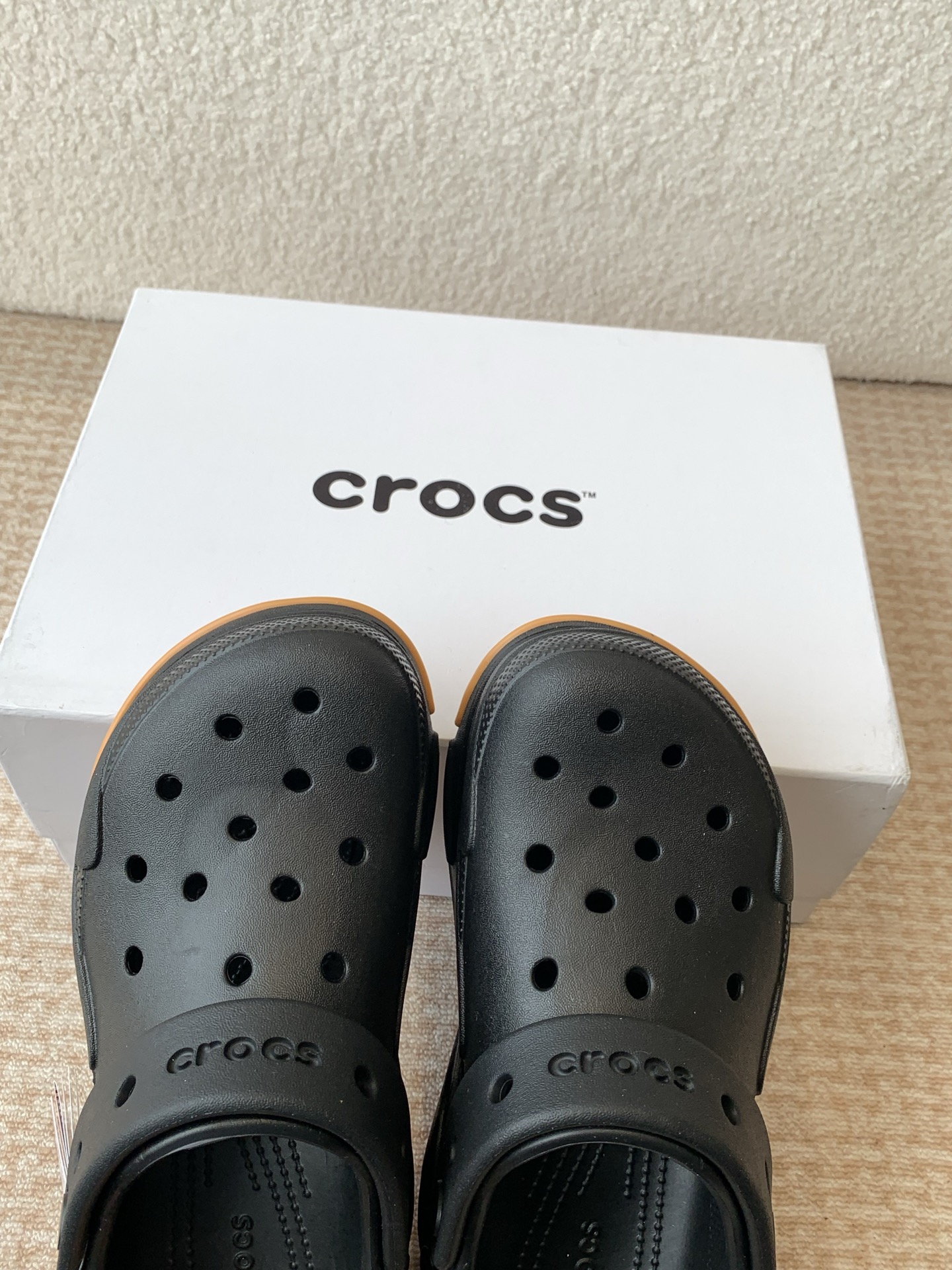 Crocs Classic Mega Crush Clog Sandal, Lightweight and Comfortable 8 i1742284601135 1801 0 6