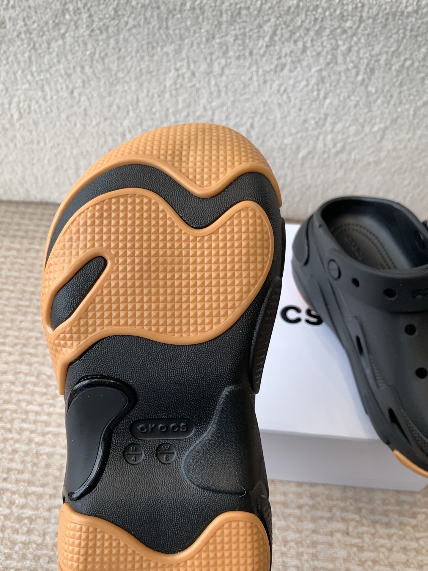 Crocs Classic Mega Crush Clog Sandal, Lightweight and Comfortable 10 i1742284601148 3708 0 8