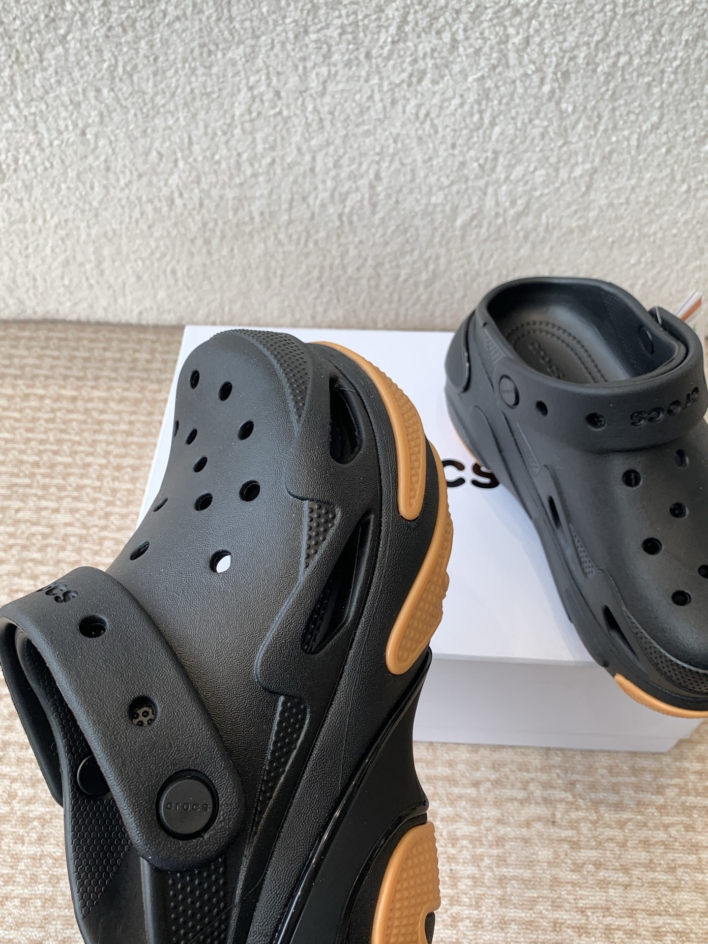 Crocs Classic Mega Crush Clog Sandal, Lightweight and Comfortable 5 i1742284601212 3990 0 3