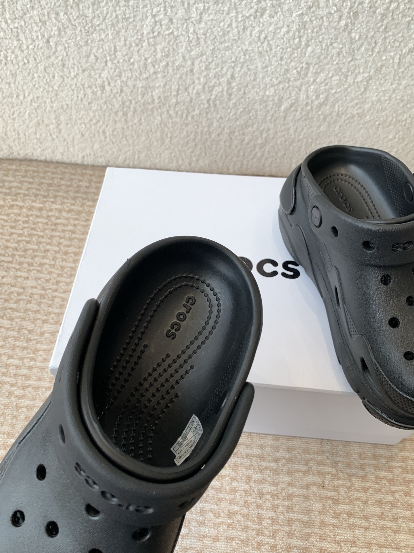 Crocs Classic Mega Crush Clog Sandals Beach Water Casual Shoes 8 i1742284630471 7604 0 6