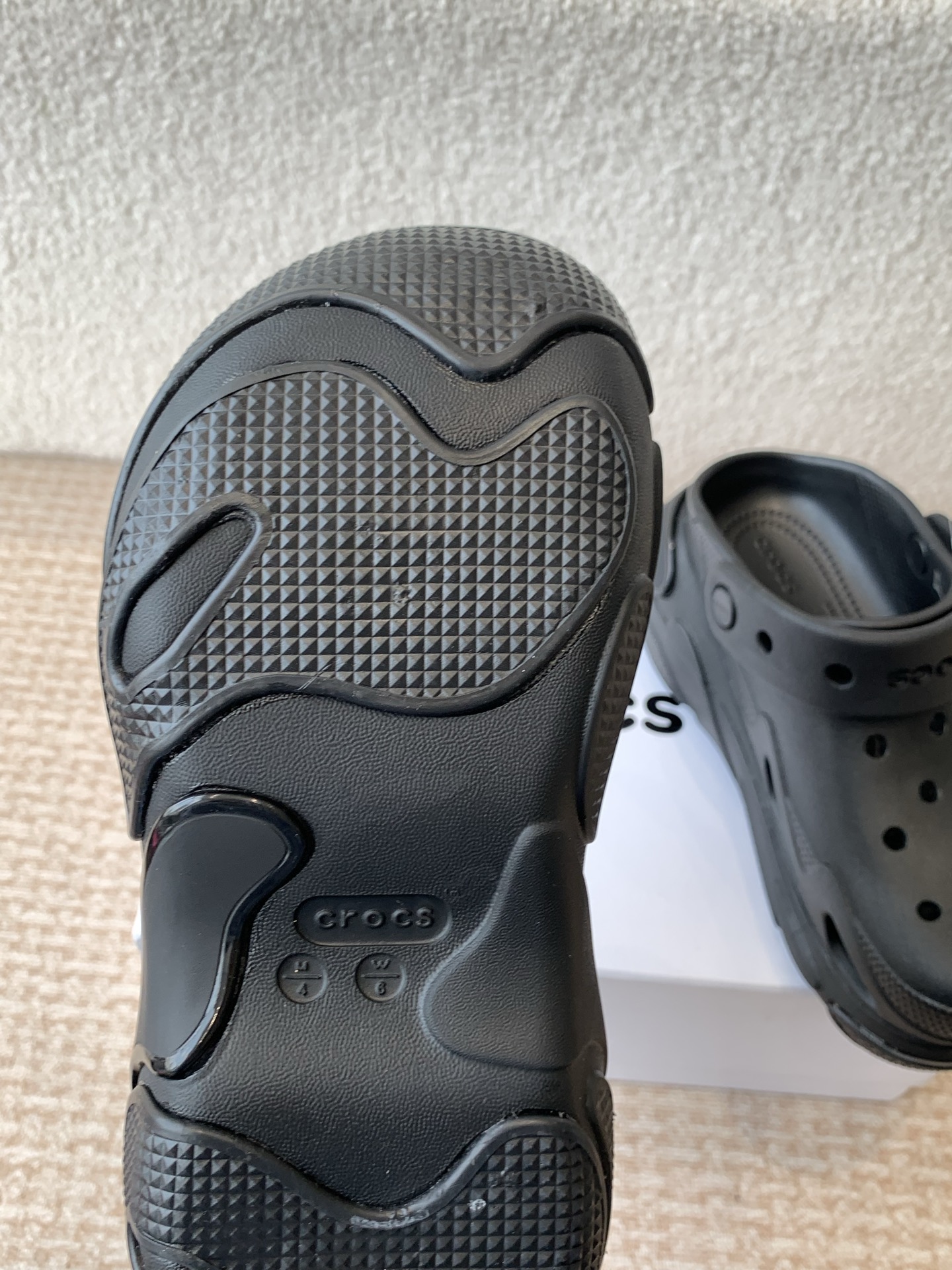 Crocs Classic Mega Crush Clog Sandals Beach Water Casual Shoes 10 i1742284630535 5467 0 8