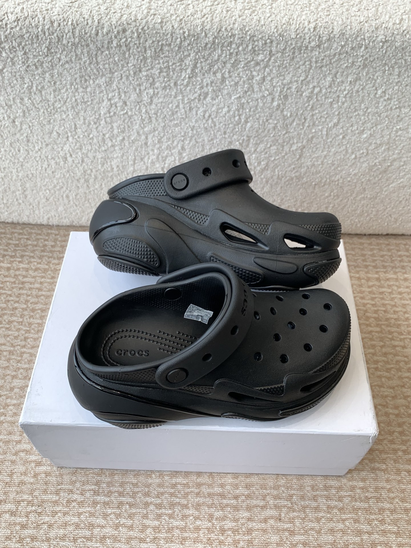 Crocs Classic Mega Crush Clog Sandals Beach Water Casual Shoes 4 i1742284633452 4899 0 2